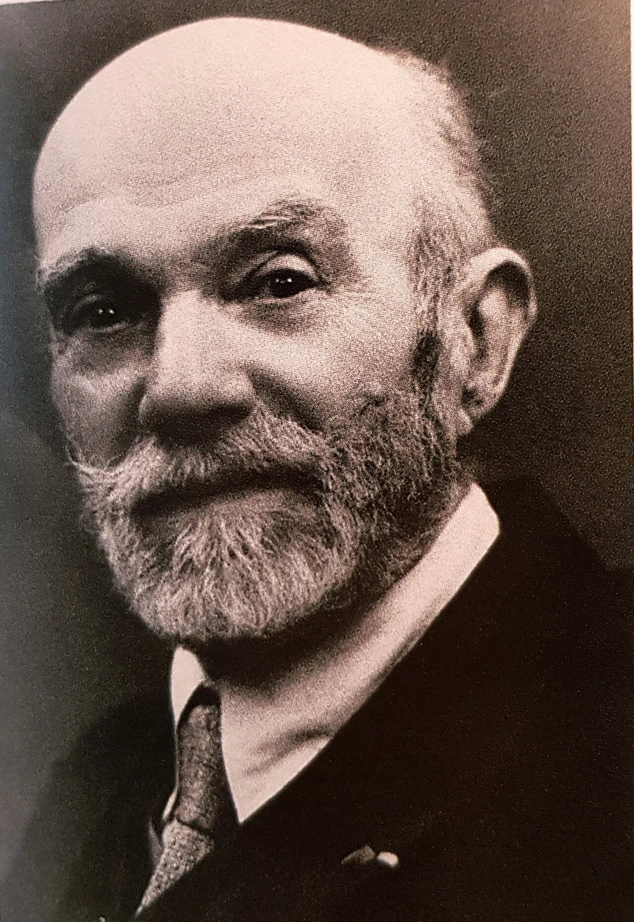 Porträt von Victor Gautron du Coudray (1868–1957) – Gedenkseite