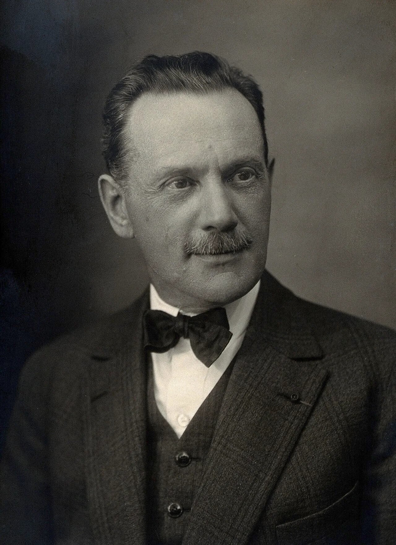 Portrait of Victor Pauchet (1869–1936) – memorial page