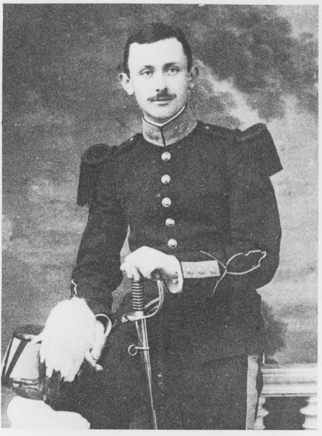 Portrait of Victor Peralda (1889–1918) – memorial page