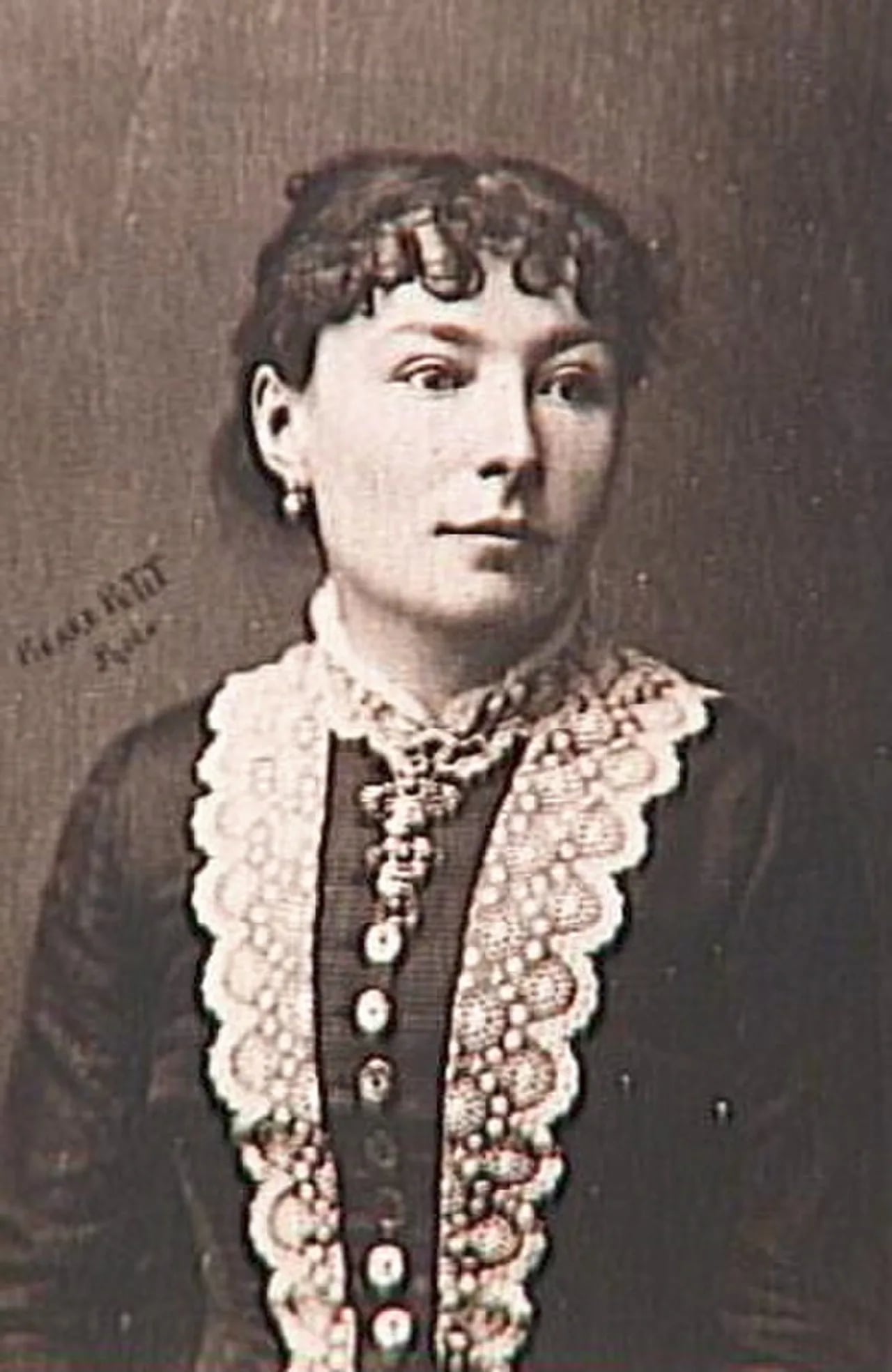 Porträt von Virginie Demont-Breton (1859–1935) – Gedenkseite