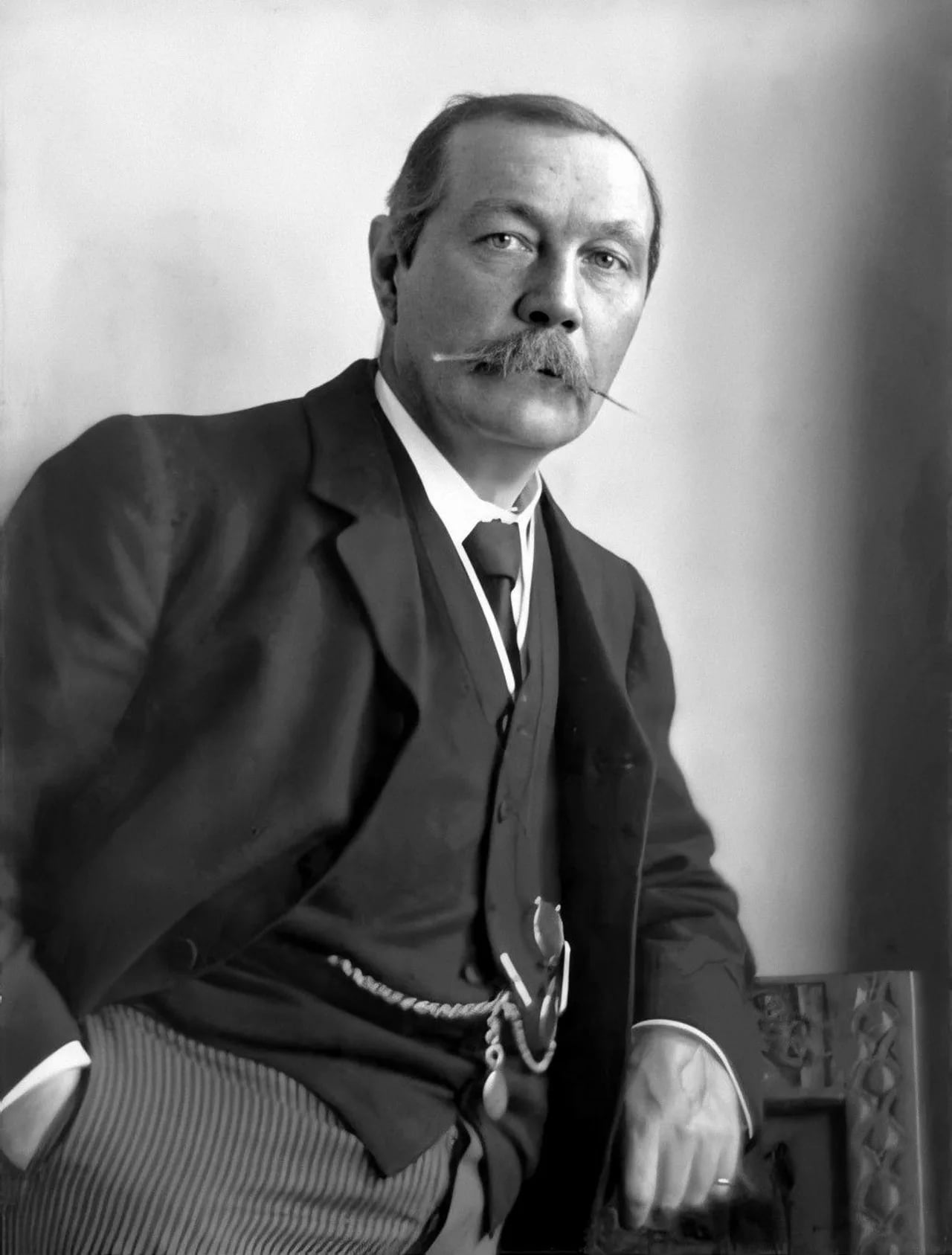 Porträt von Arthur Conan Doyle (1859–1930) – Gedenkseite