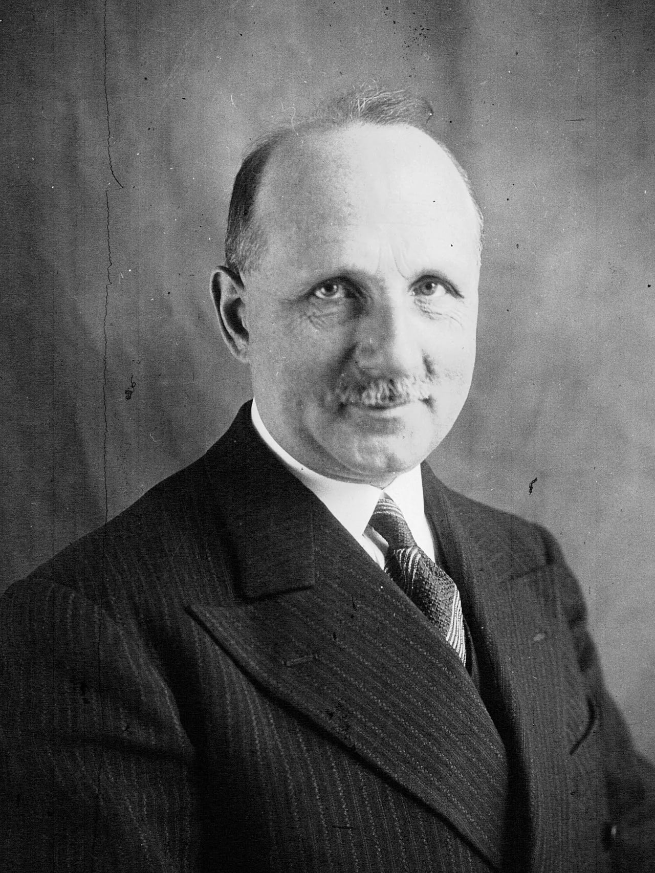 Porträt von William Bertrand (1881–1961) – Gedenkseite