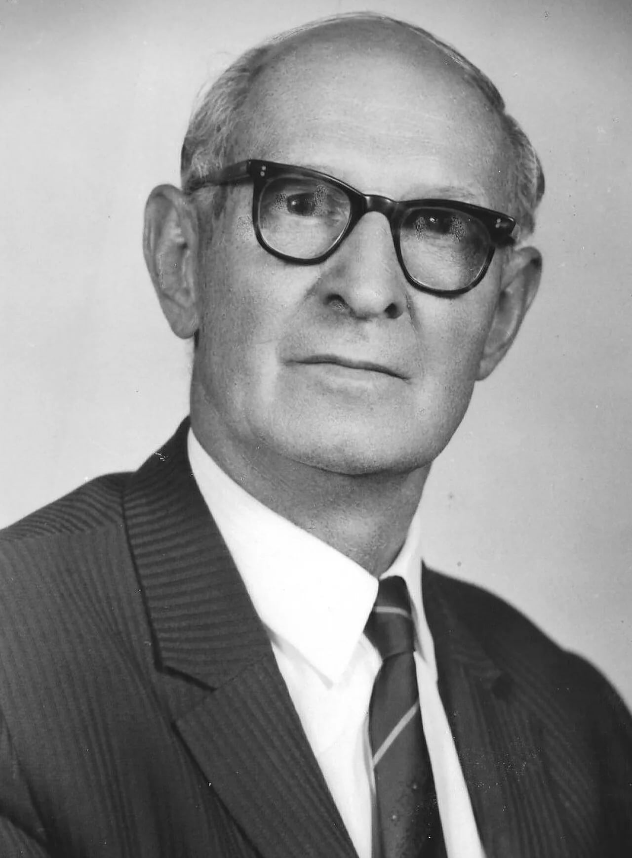 Portrait of Alfred Urbański (1899–1983) – memorial page