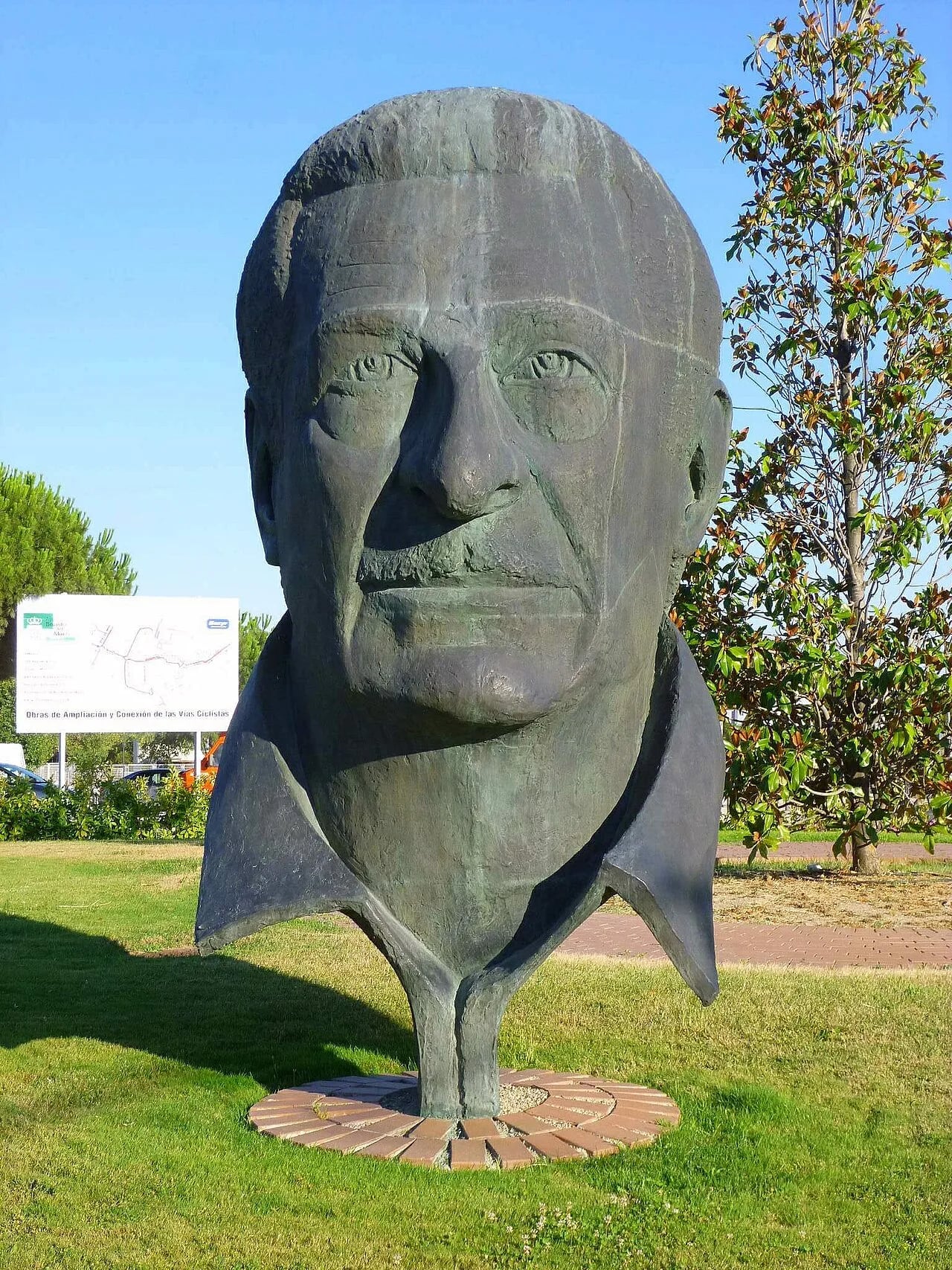 Portrait of Alfredo Kraus (1927–1999) – memorial page