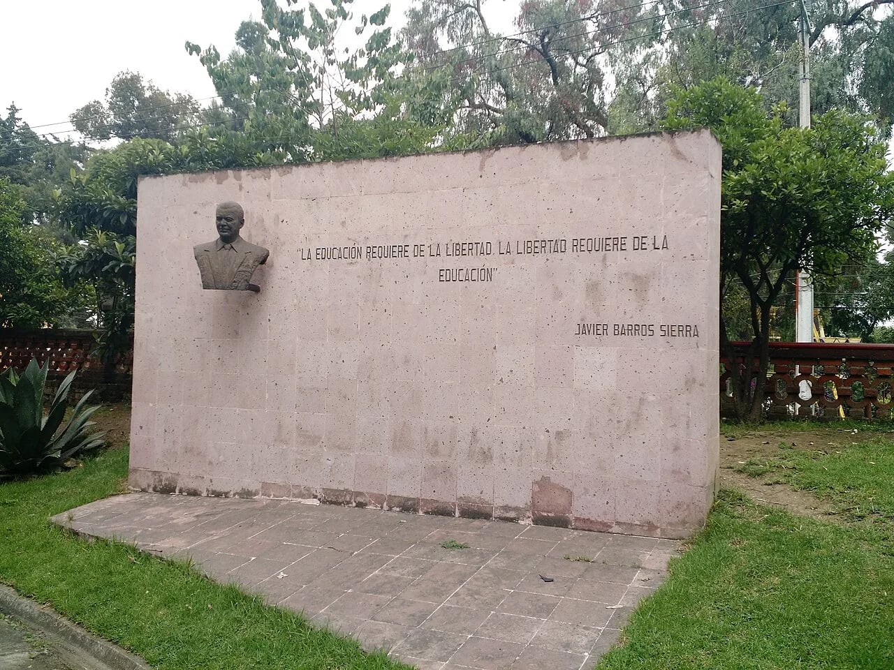 Portrait of Javier Barros Sierra (1915–1971) – memorial page