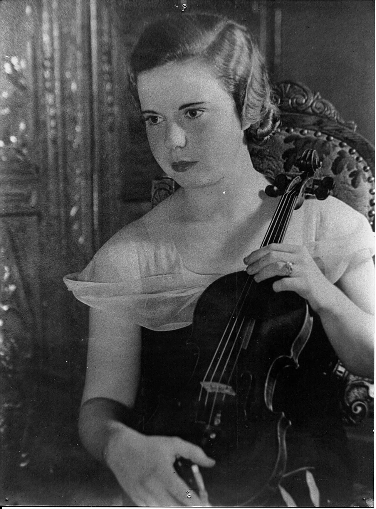 Porträt von Yvonne Lephay-Belthoise (1914–2011) – Gedenkseite