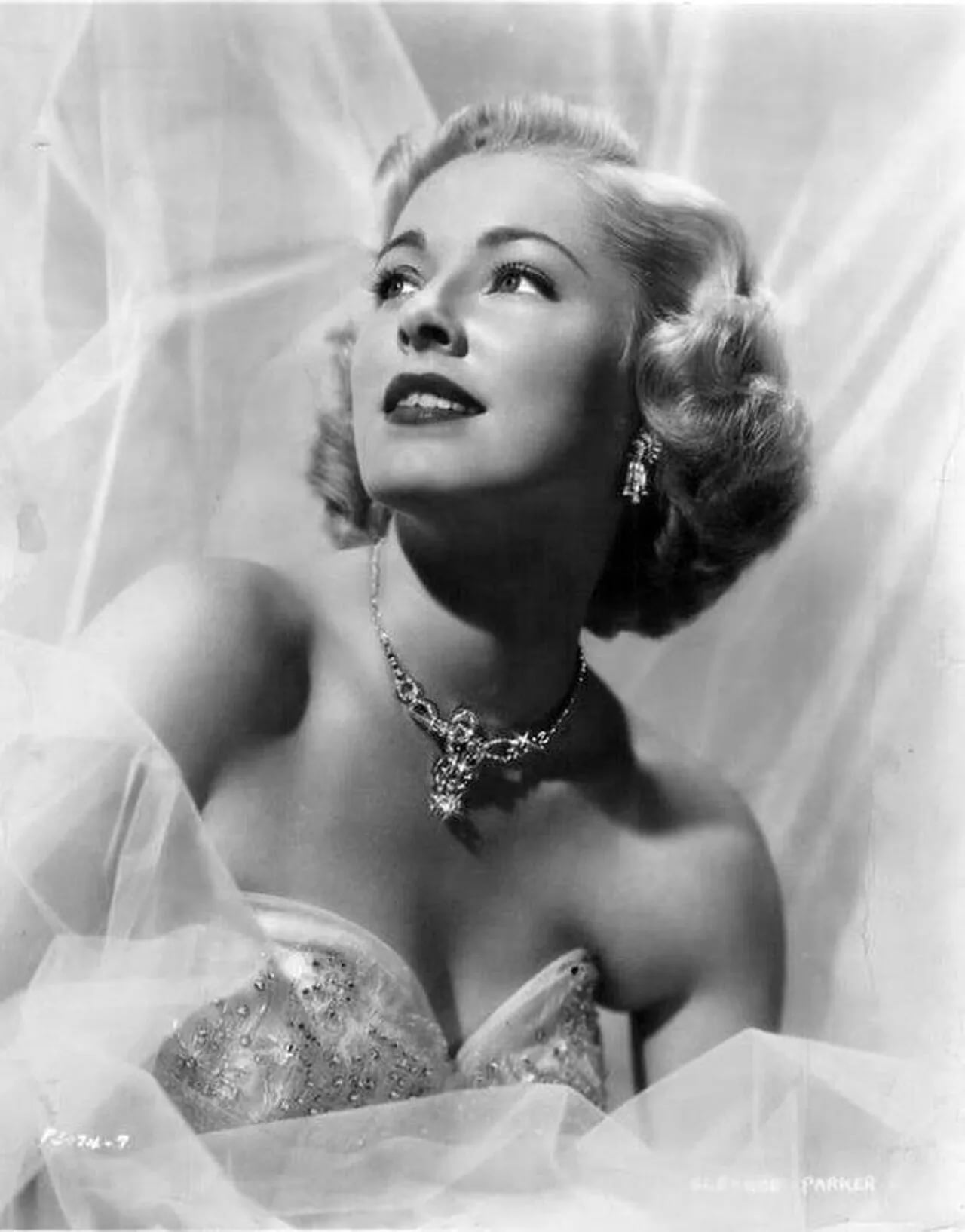 Porträt von Zoë Mozert (1907–1993) – Gedenkseite