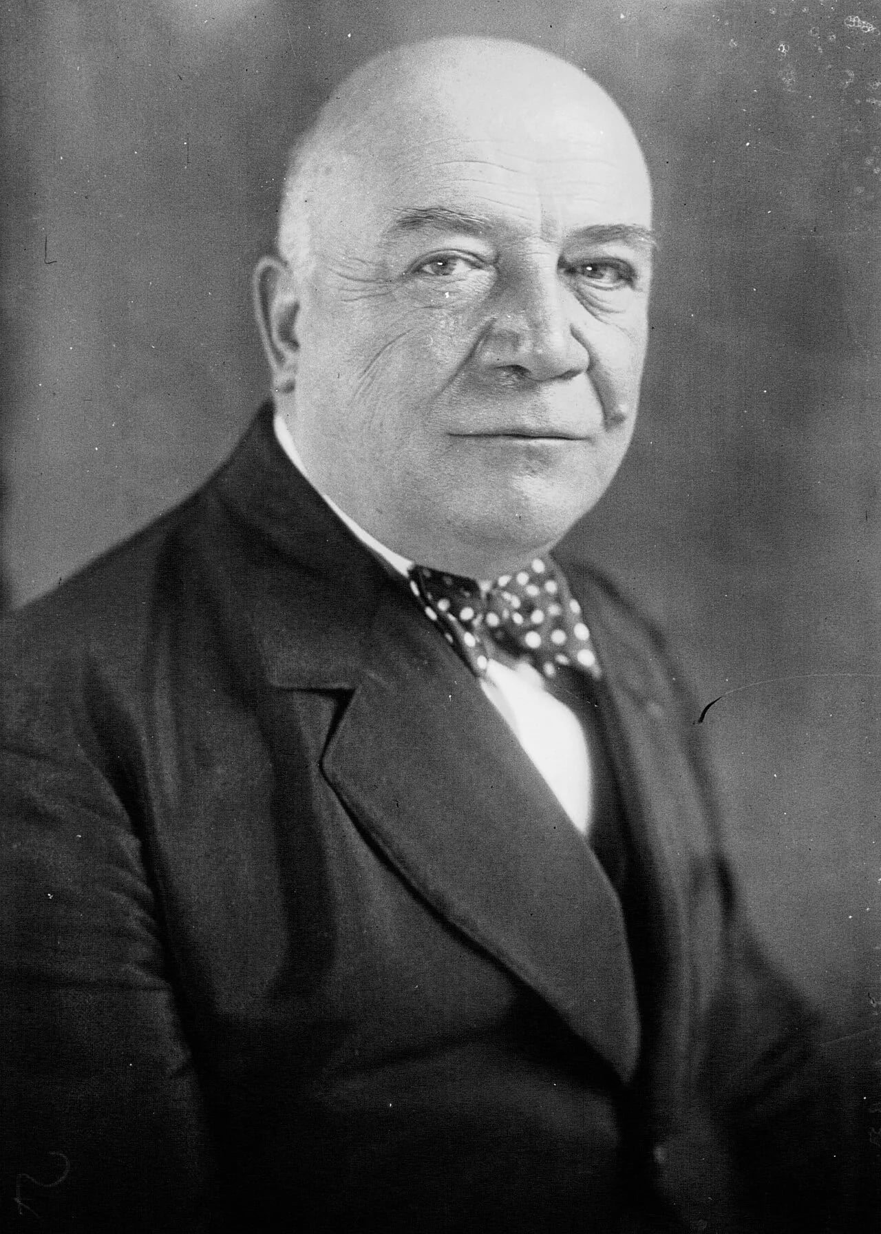 Porträt von Édouard Bousquet (1879–1954) – Gedenkseite