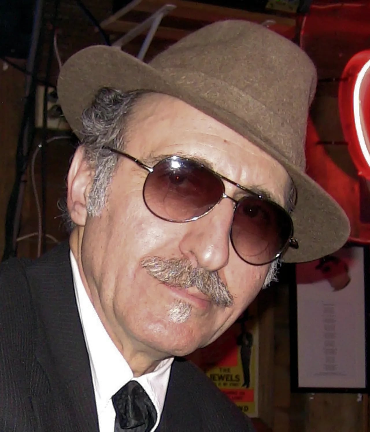 Portrait of Leon Redbone (1949–2019) – memorial page
