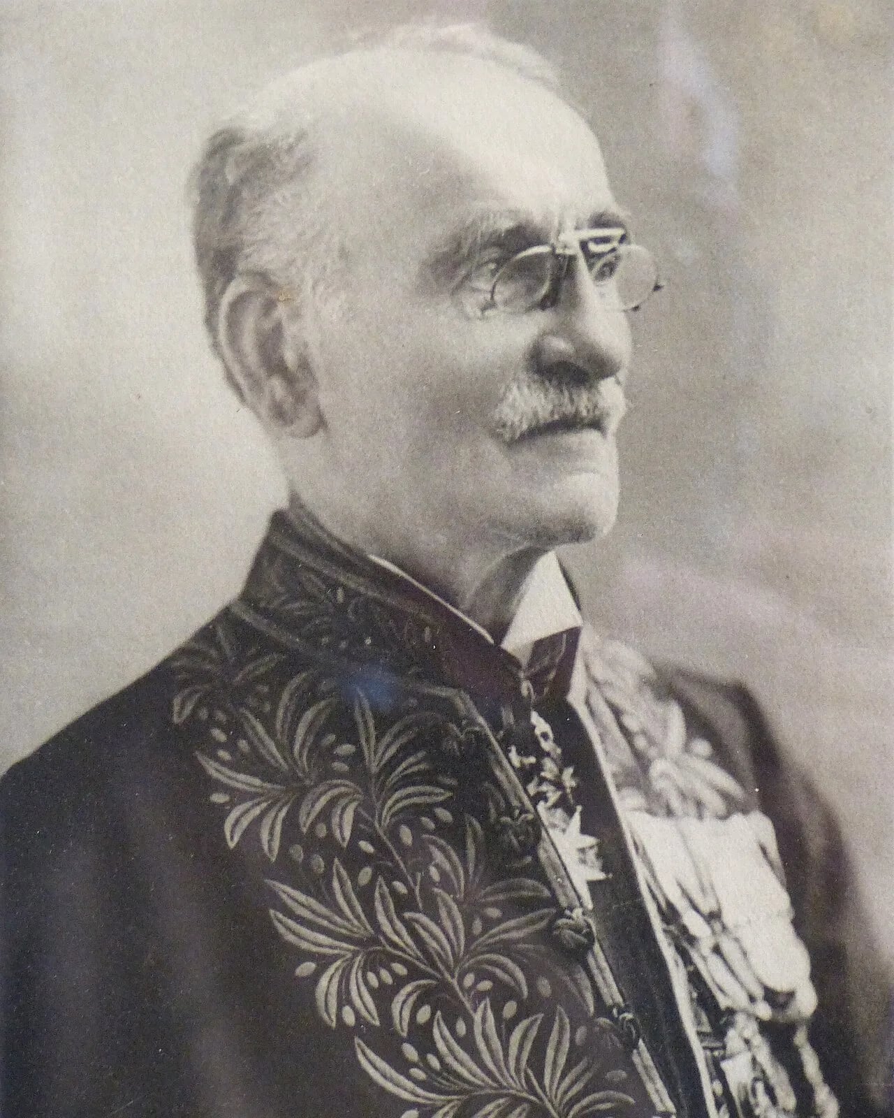 Porträt von Émile Espérandieu (1857–1939) – Gedenkseite
