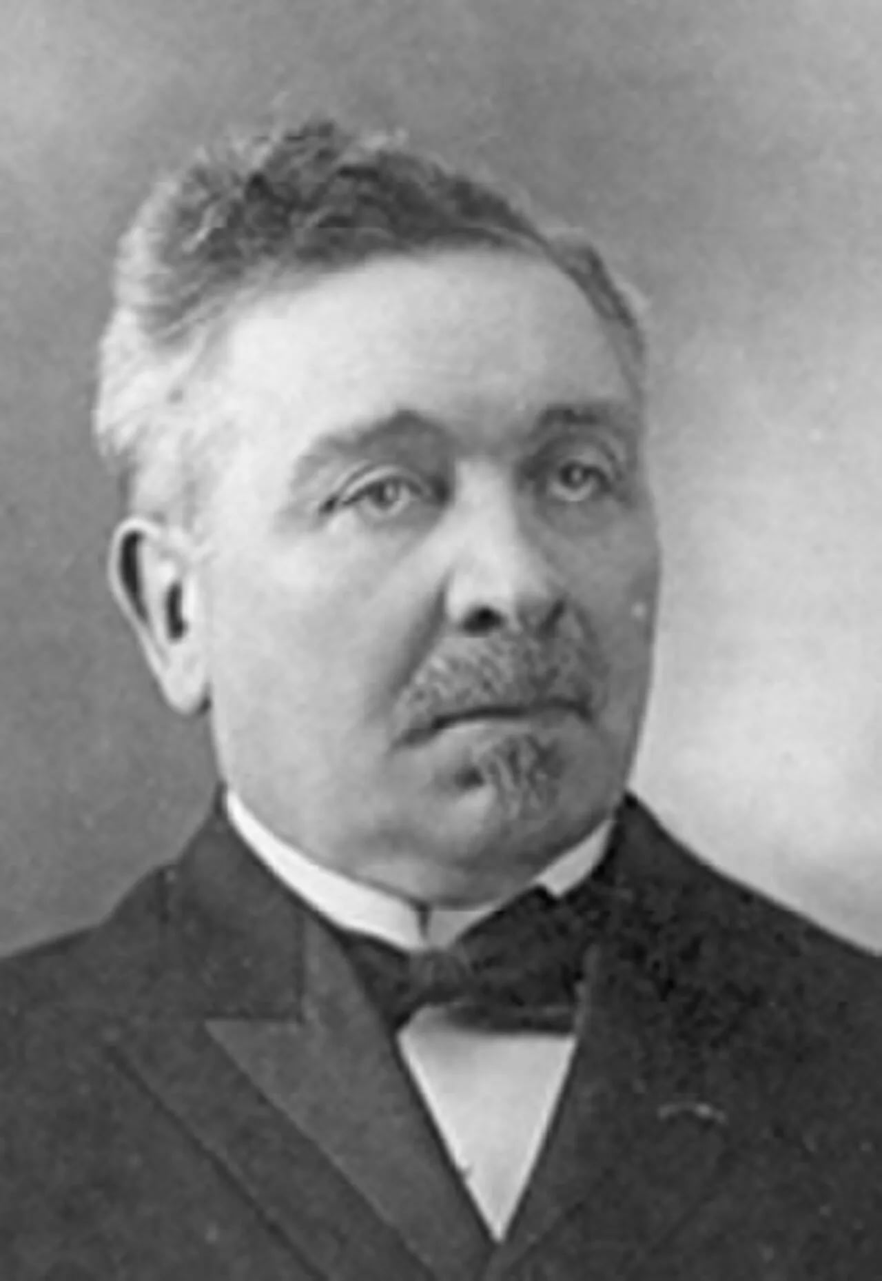 Portrait of Étienne Flandin (1853–1922) – memorial page