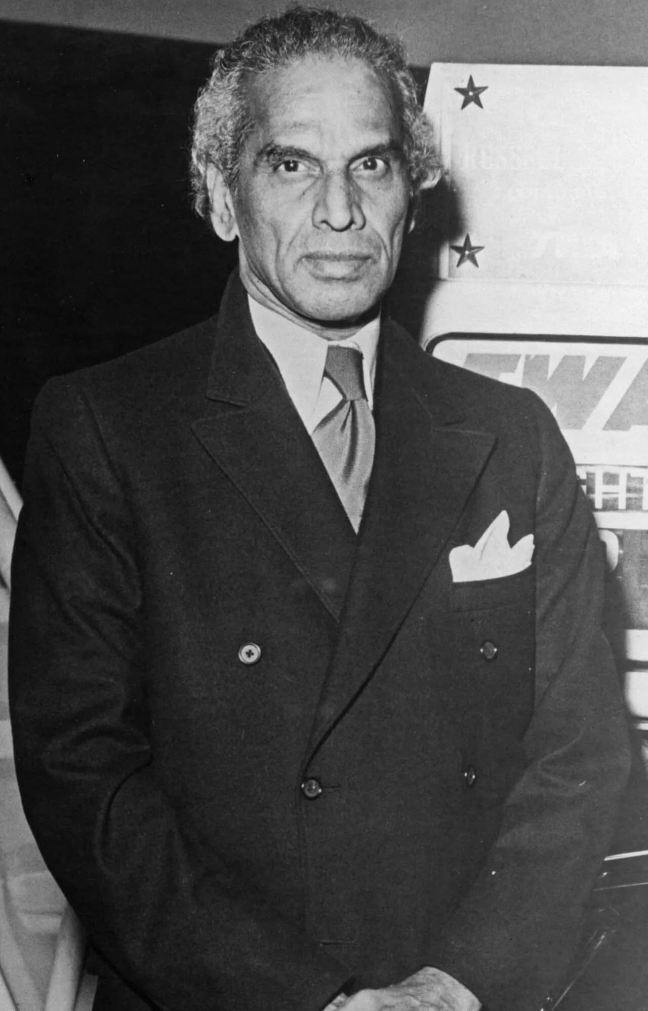 Porträt von V. K. Krishna Menon (1896–1974) – Gedenkseite