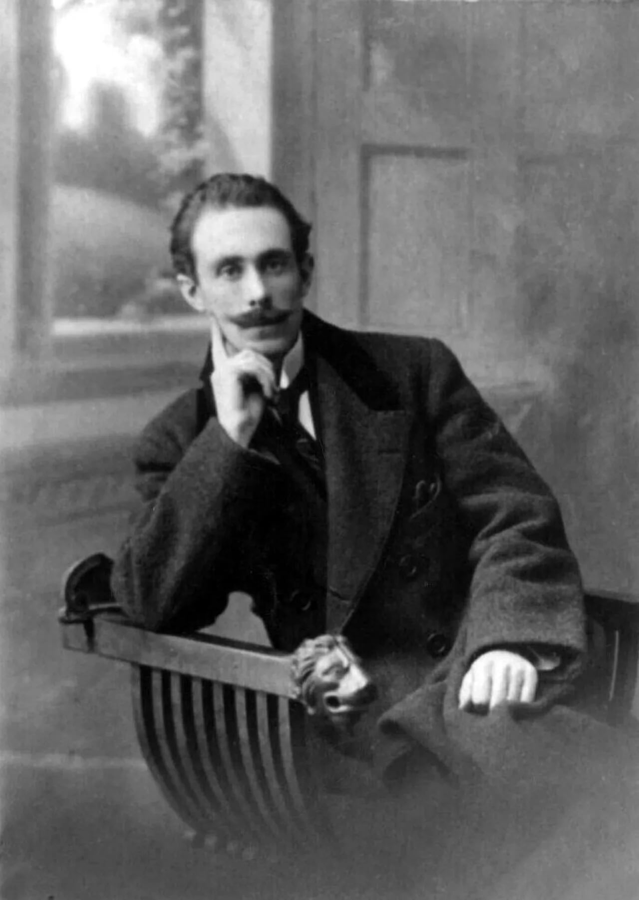 Portrait of Mariano Latorre (1886–1955) – memorial page