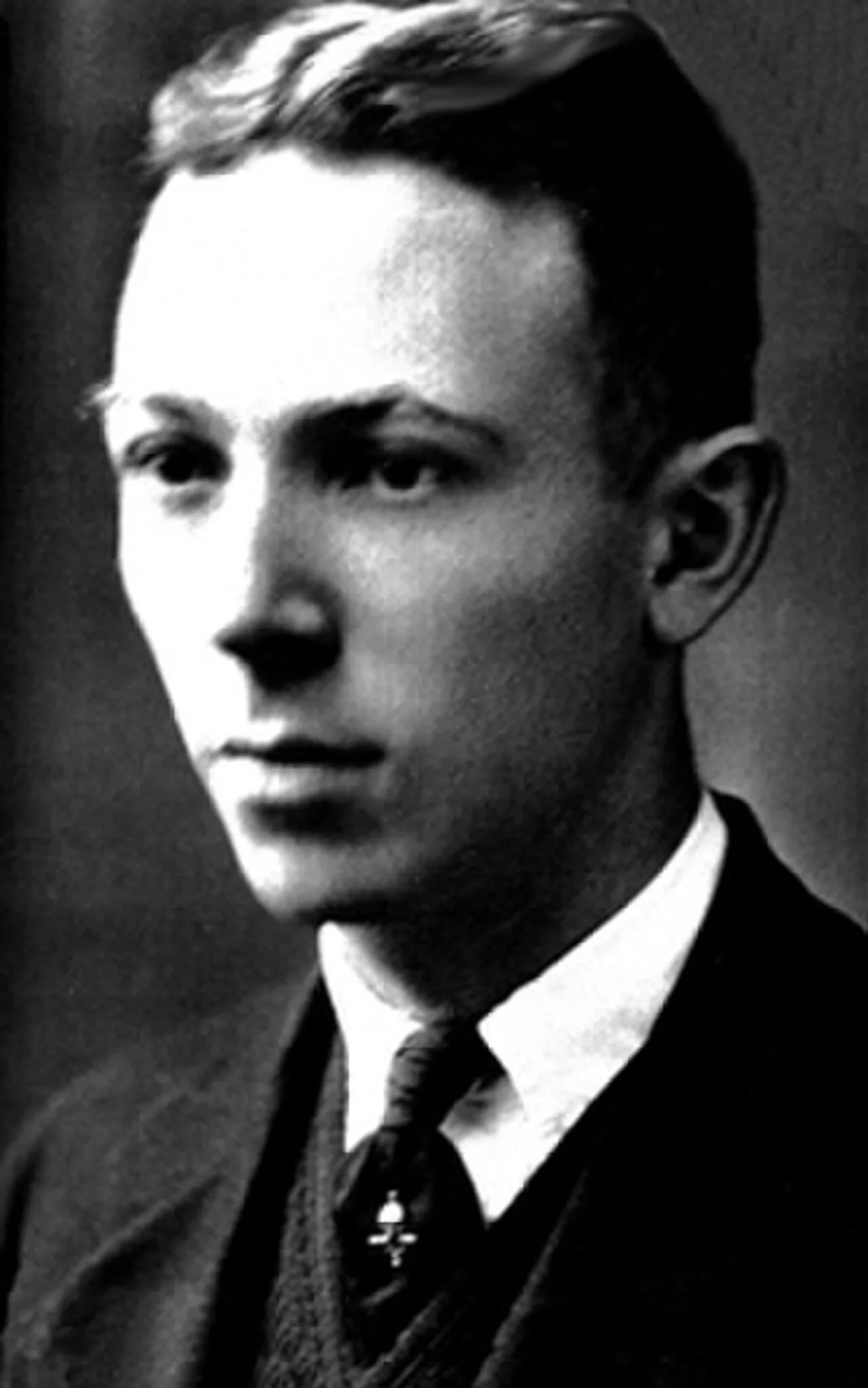 Portrait of Elwyn Brooks White (1899–1985) – memorial page