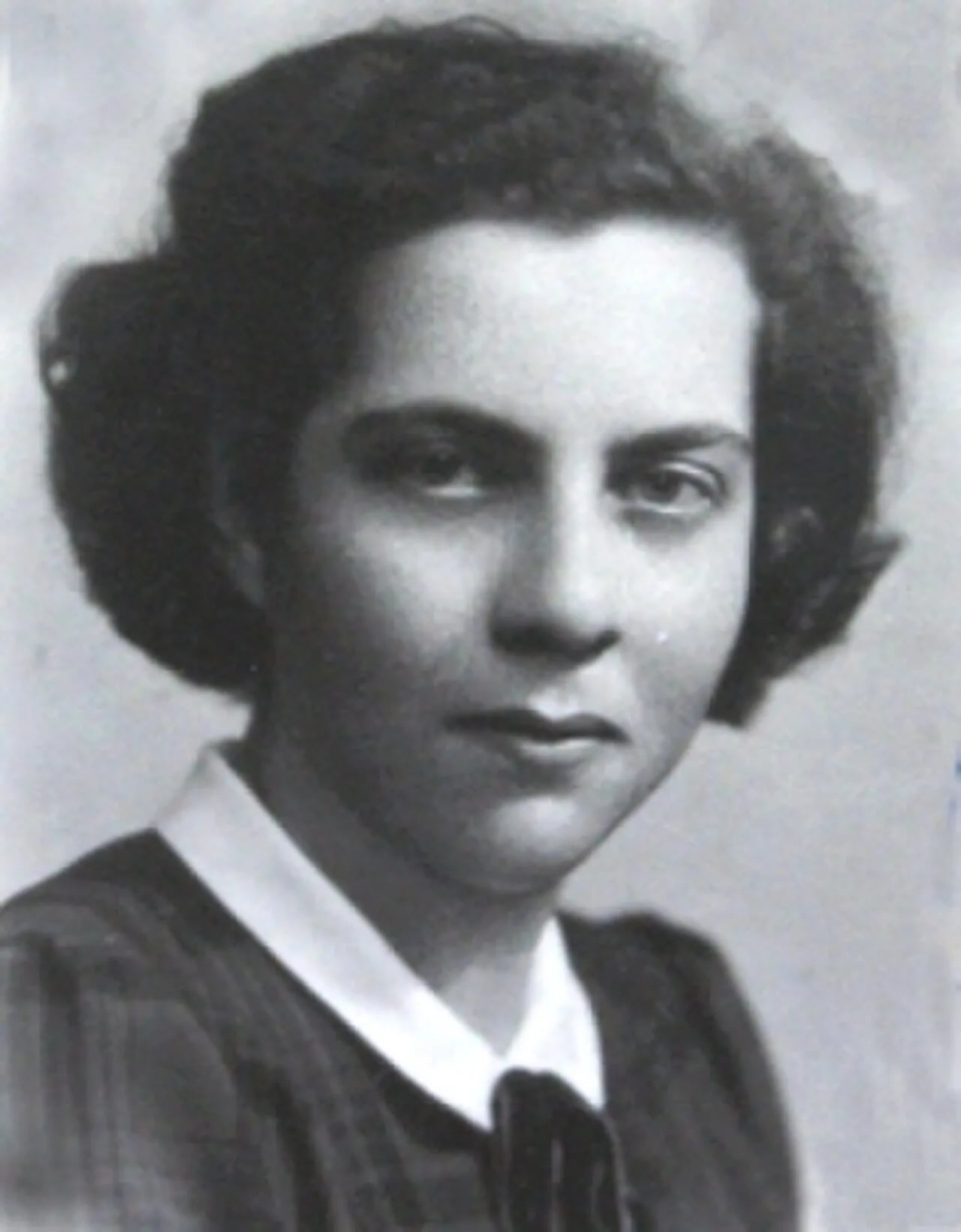Portrait of Angela Vinay (1922–1990) – memorial page