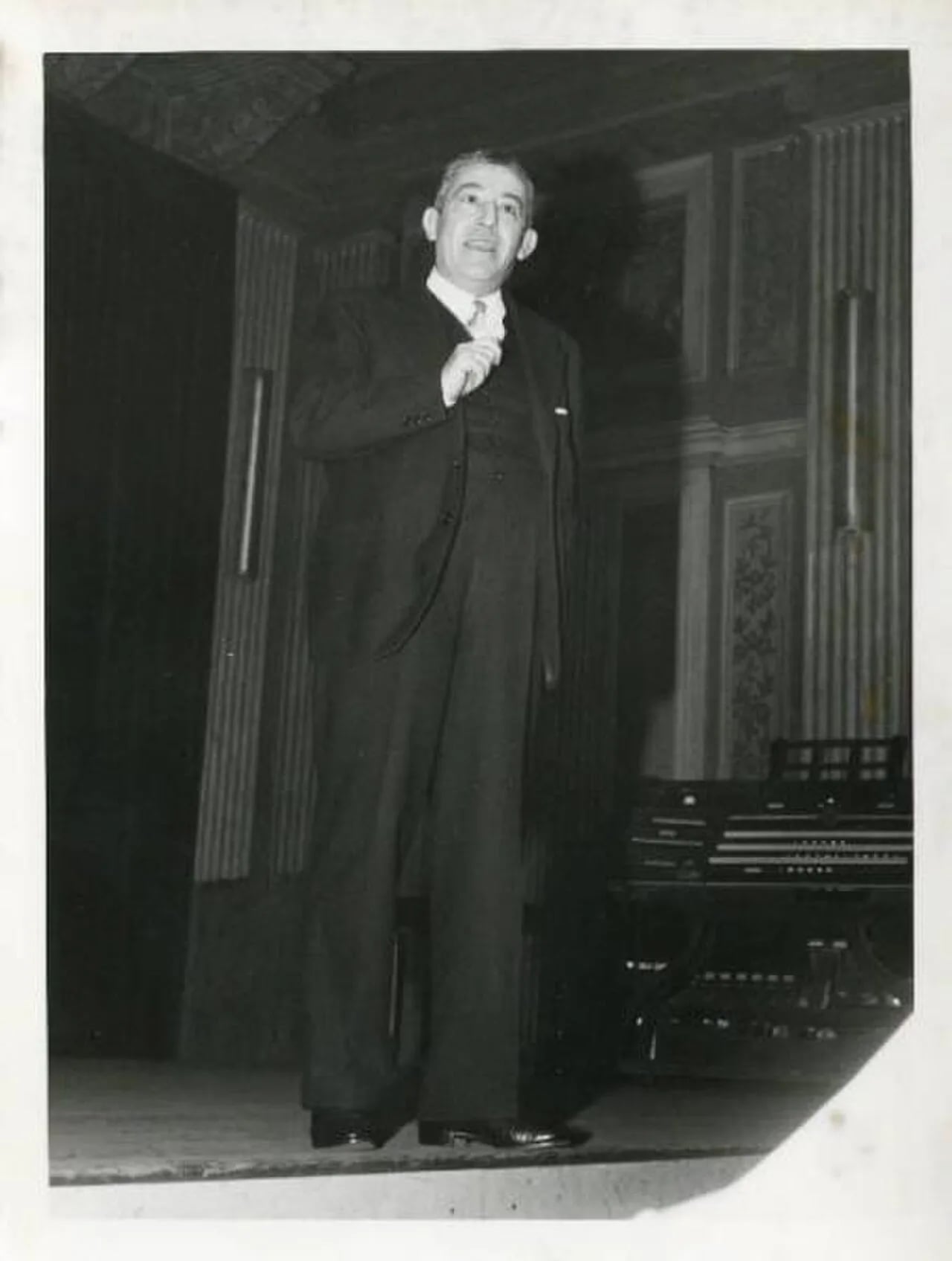 Portrait of Angelo Vicari (1908–1991) – memorial page