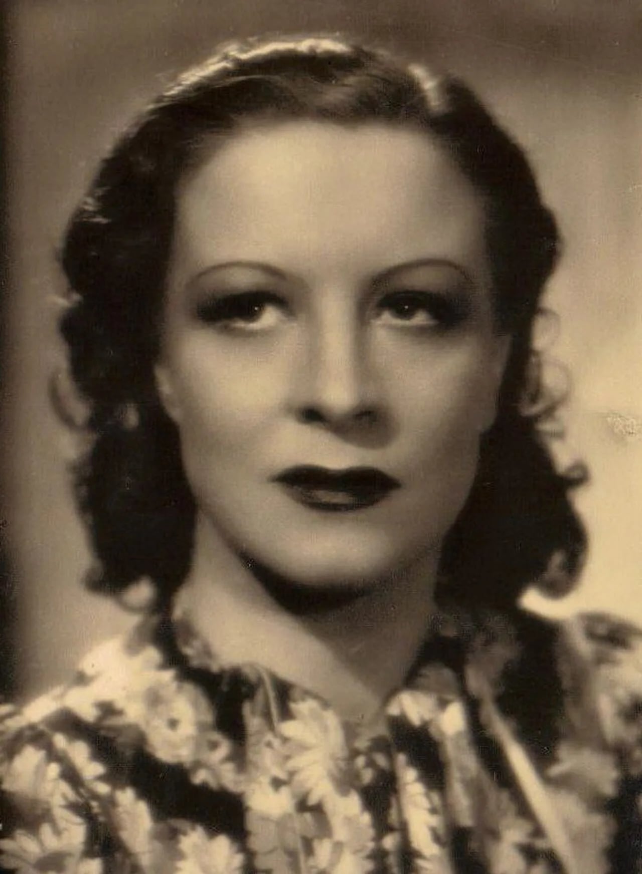 Portrait of Anita Farra (1905–2008) – memorial page