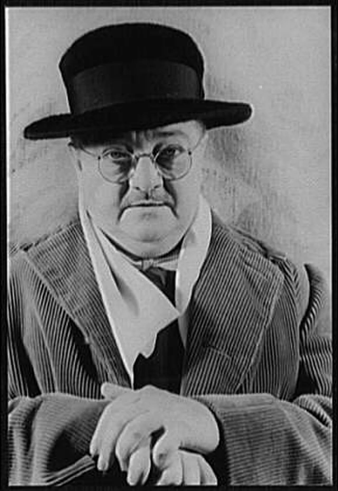 Porträt von Alexander Woollcott (1887–1943) – Gedenkseite