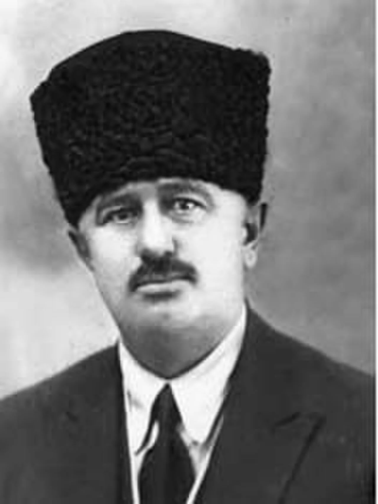 Porträt von Hüseyin Avni Zaimler (1877–1930) – Gedenkseite