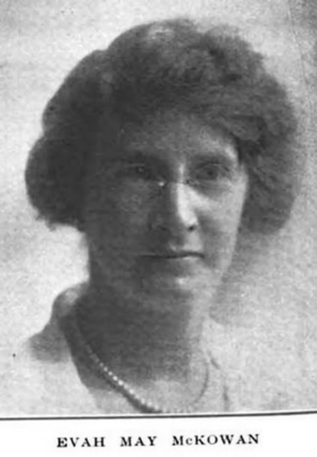 Portrait of Evah McKowan (1885–1962) – memorial page