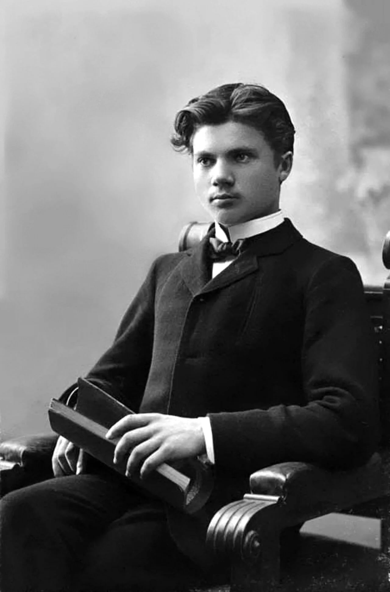 Porträt von Juhan Simm (1885–1959) – Gedenkseite