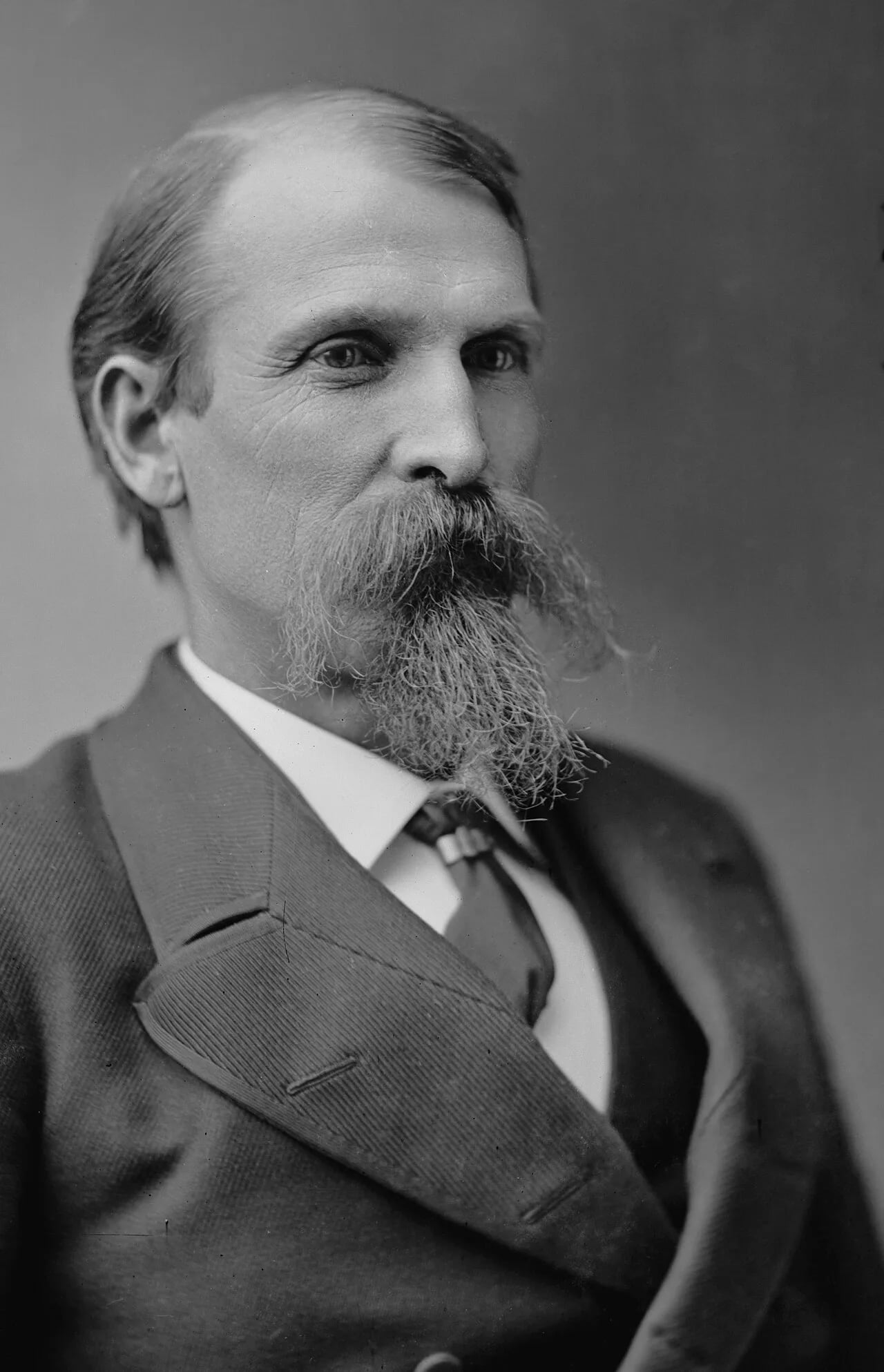 Porträt von Powell Clayton (1833–1914) – Gedenkseite