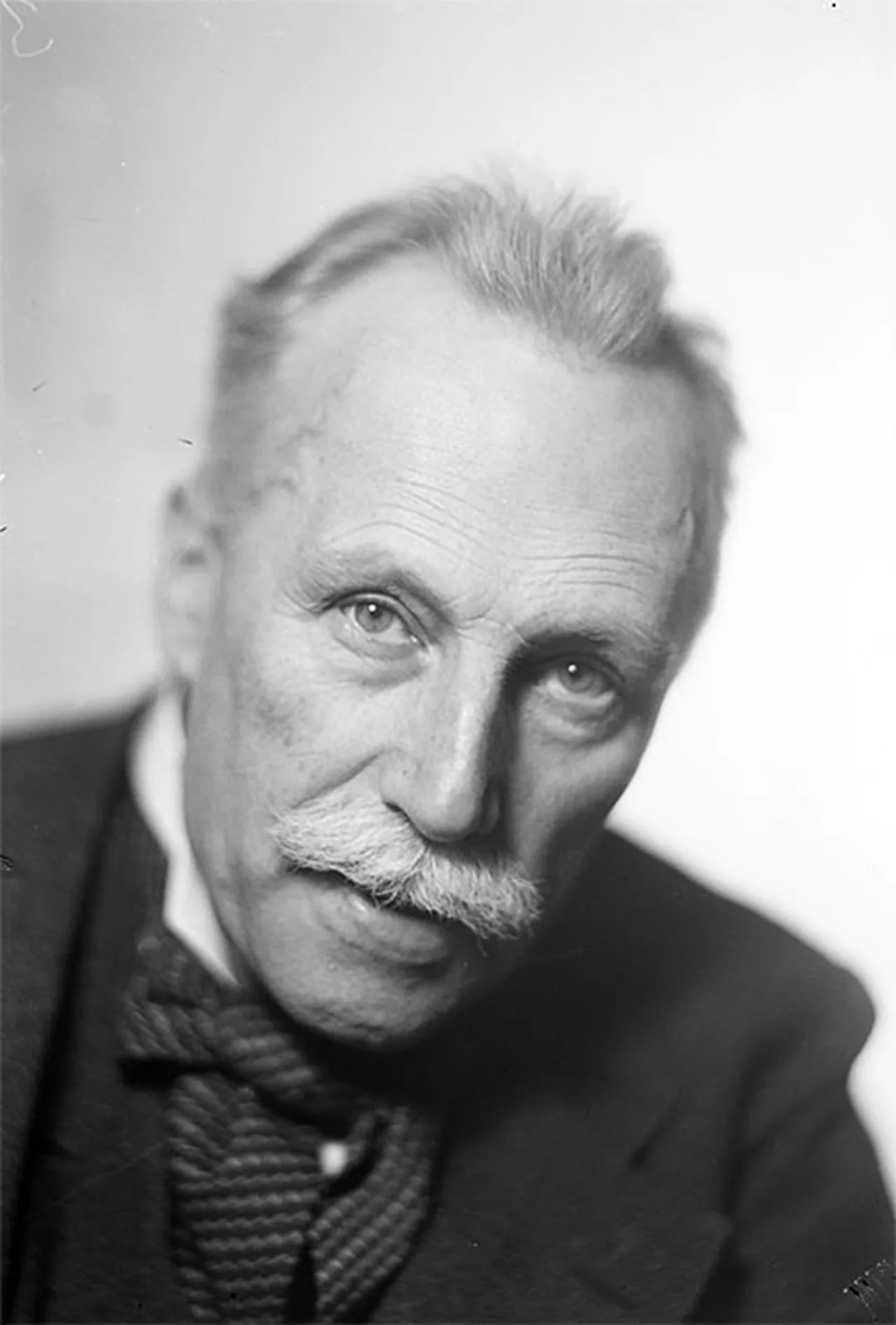 Portrait of Poul Bjerre (1876–1964) – memorial page
