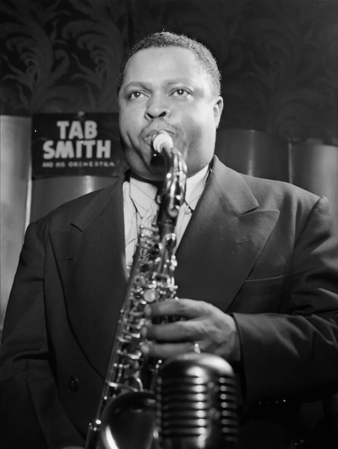 Portrait of Tab Smith (1909–1971) – memorial page