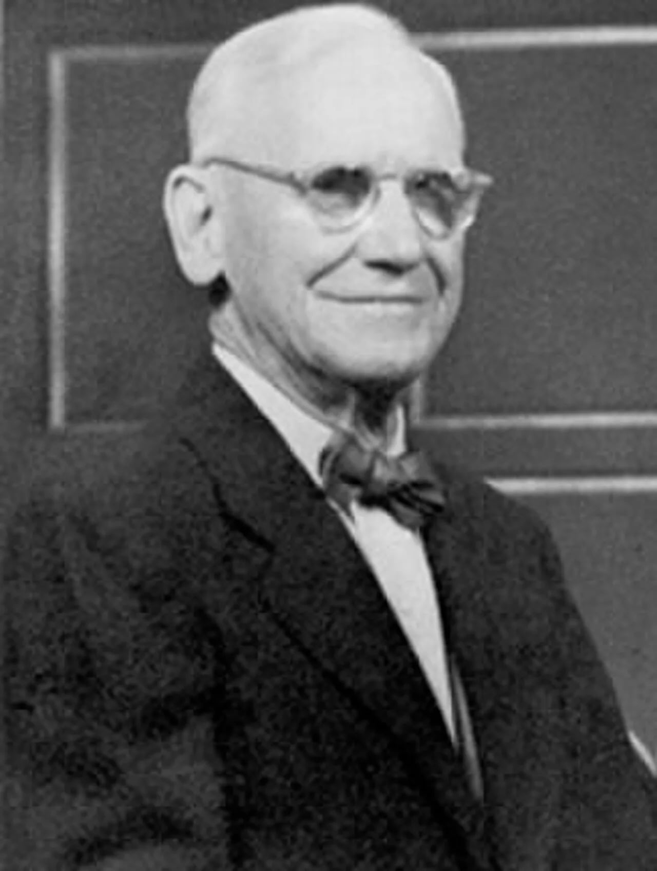 Portrait of William H. McMaster (1877–1968) – memorial page