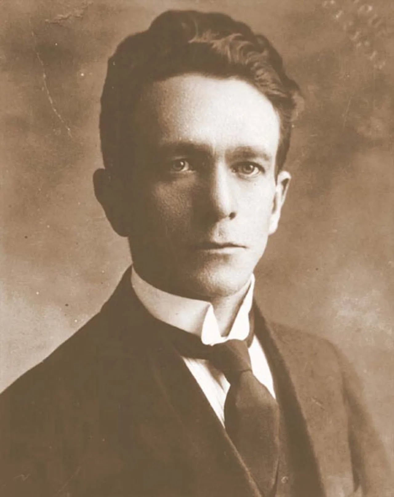 Portrait of José Antonio Ramos Sucre (1890–1930) – memorial page