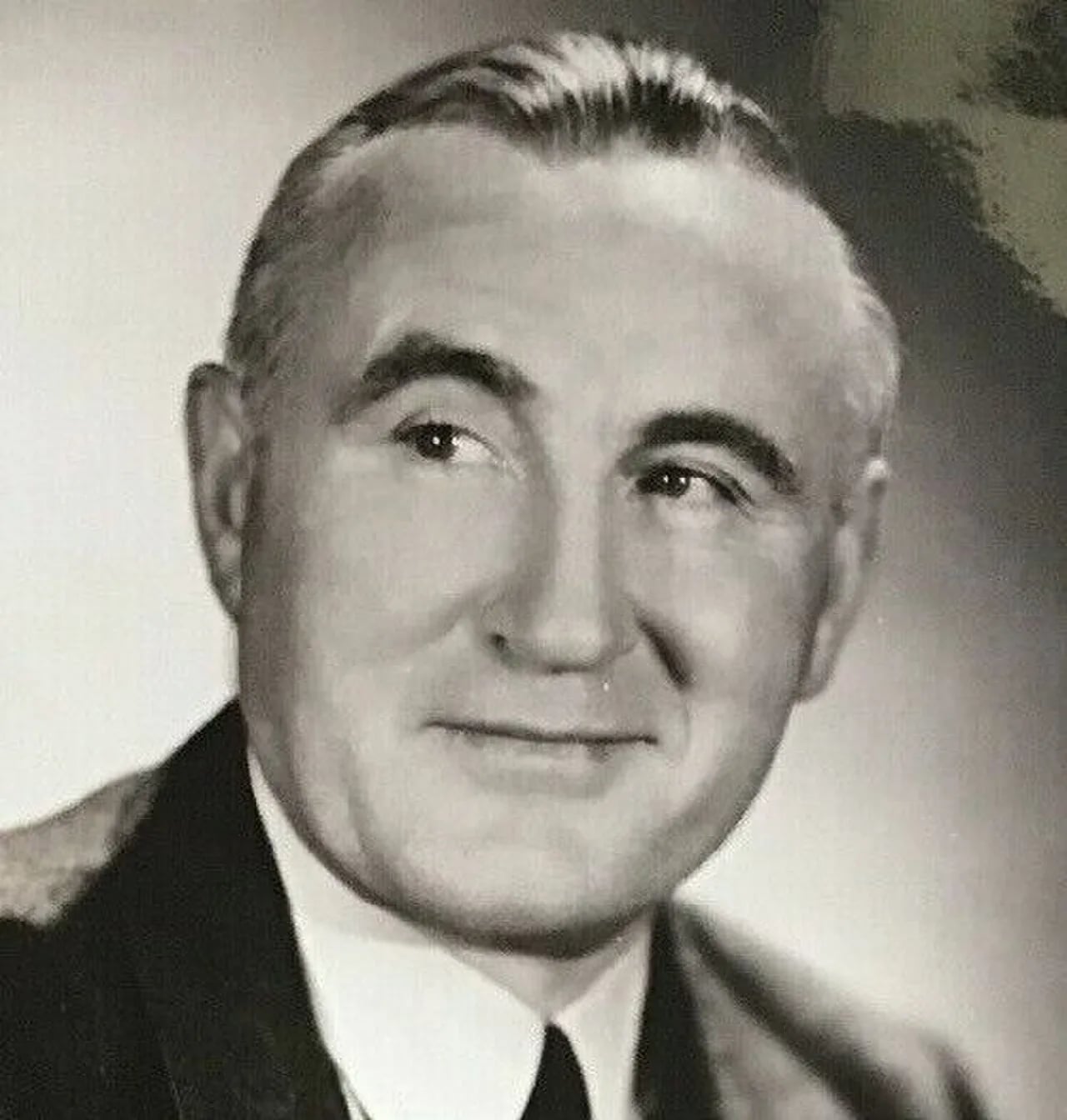 Porträt von Donald Crisp (1882–1974) – Gedenkseite