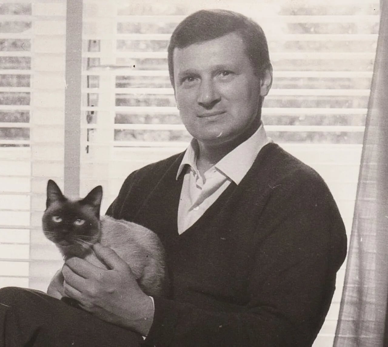 Portrait of Janusz Grabiański (1929–1976) – memorial page