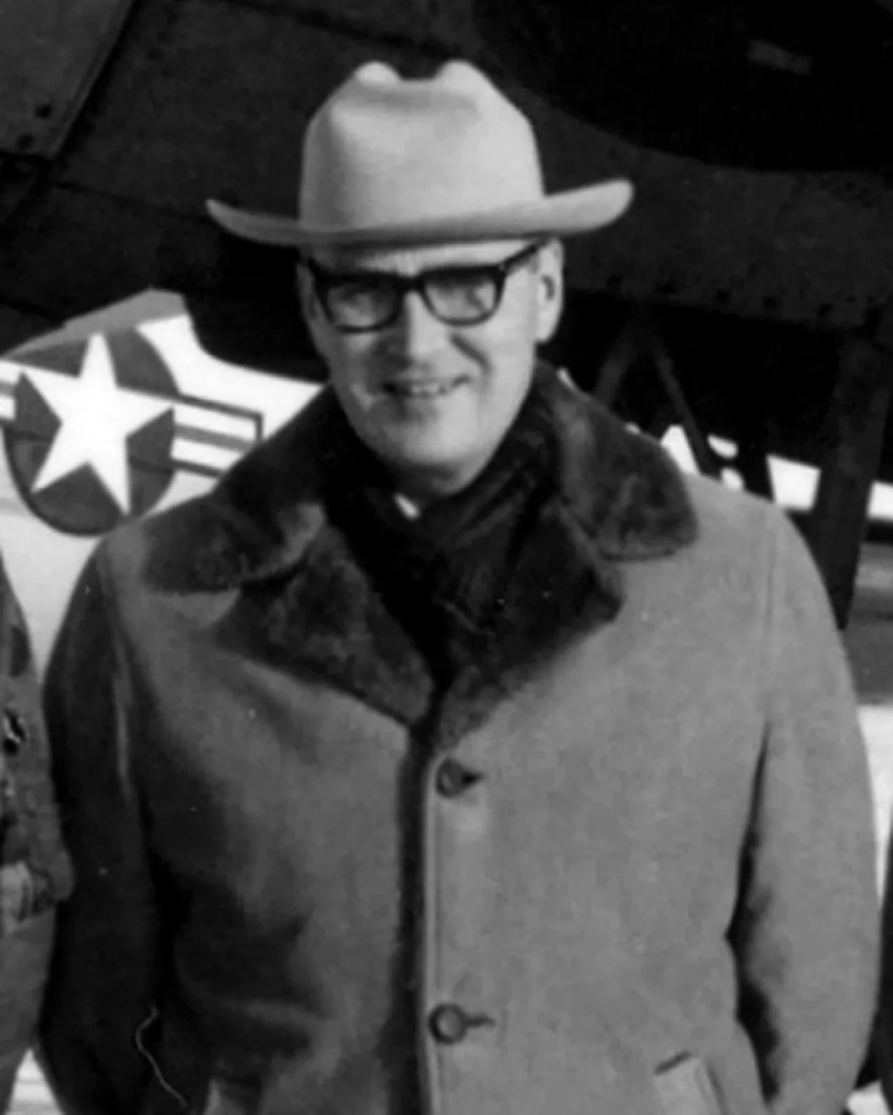 Portrait of William L. Guy (1919–2013) – memorial page