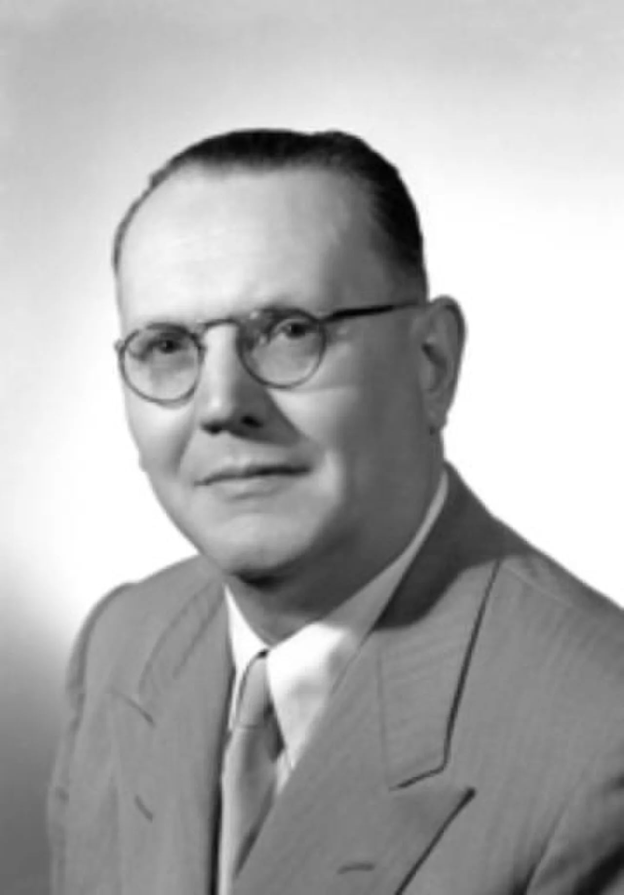 Porträt von Cino Macrelli (1887–1963) – Gedenkseite