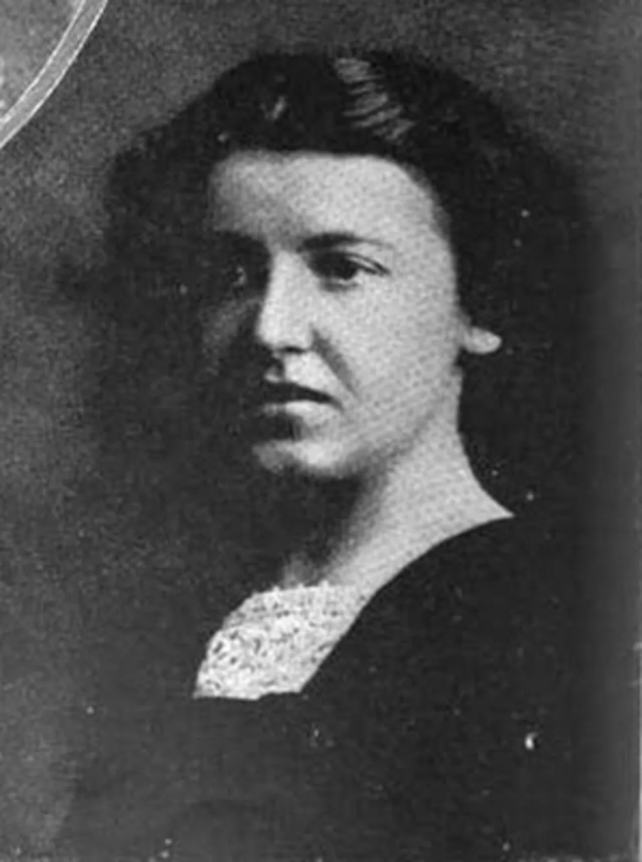 Portrait of Clelia Lollini (1890–1963) – memorial page