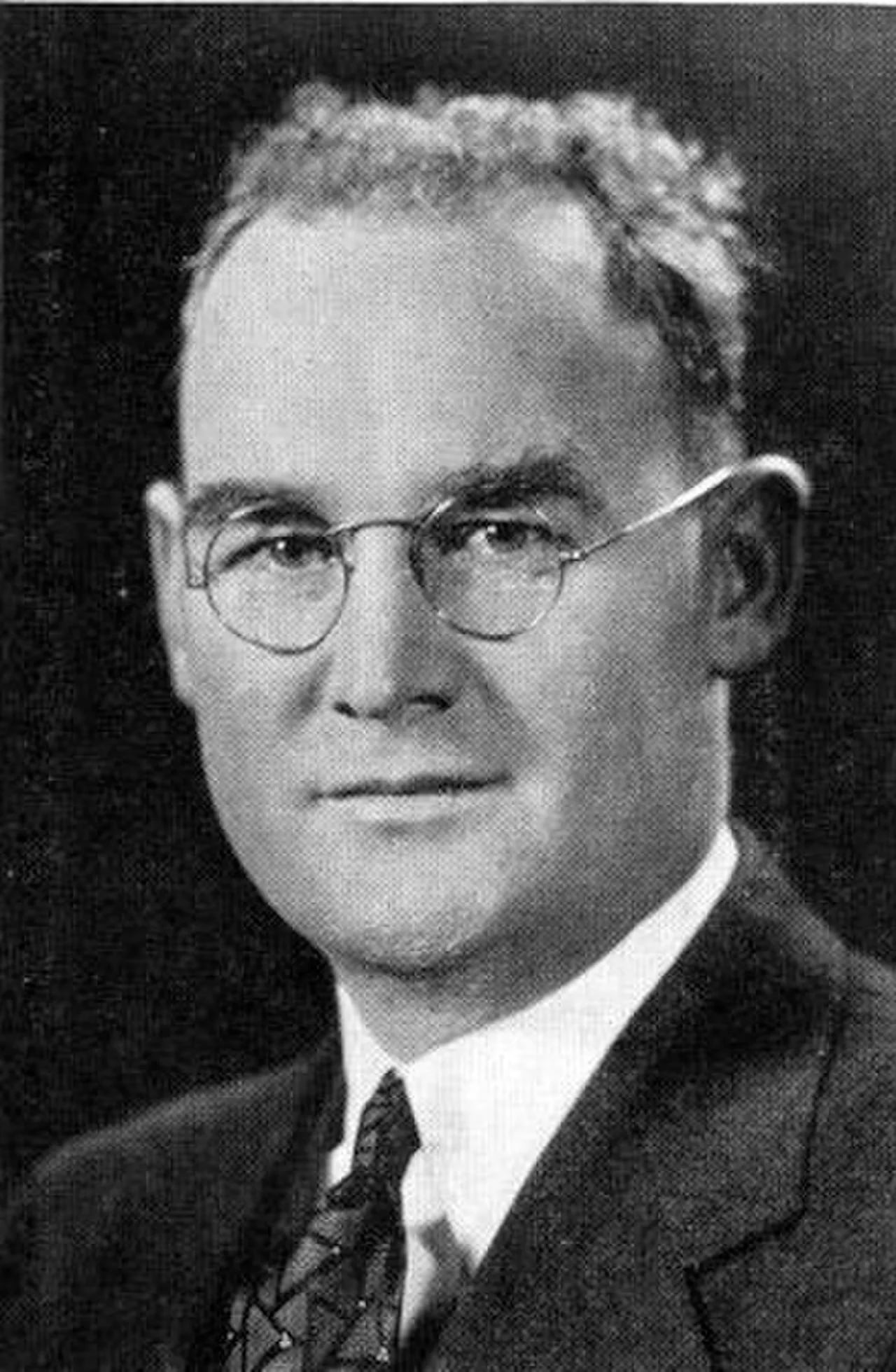Portrait of Clifford Carlson (1894–1964) – memorial page