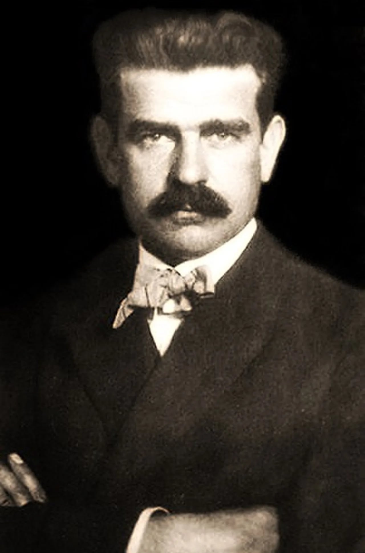 Portrait of Frederic Storck (1872–1942) – memorial page