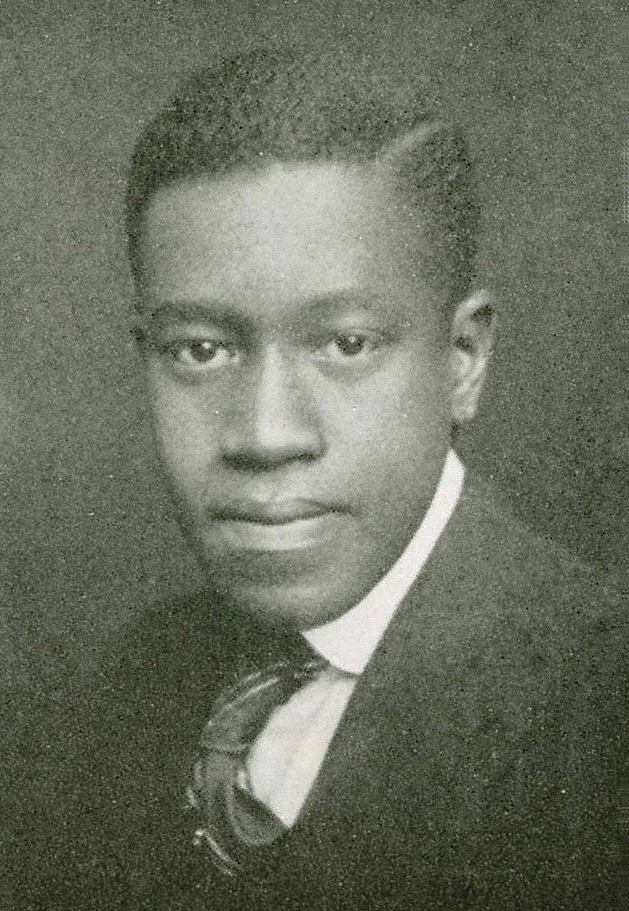 Portrait of Elbert Frank Cox (1895–1969) – memorial page