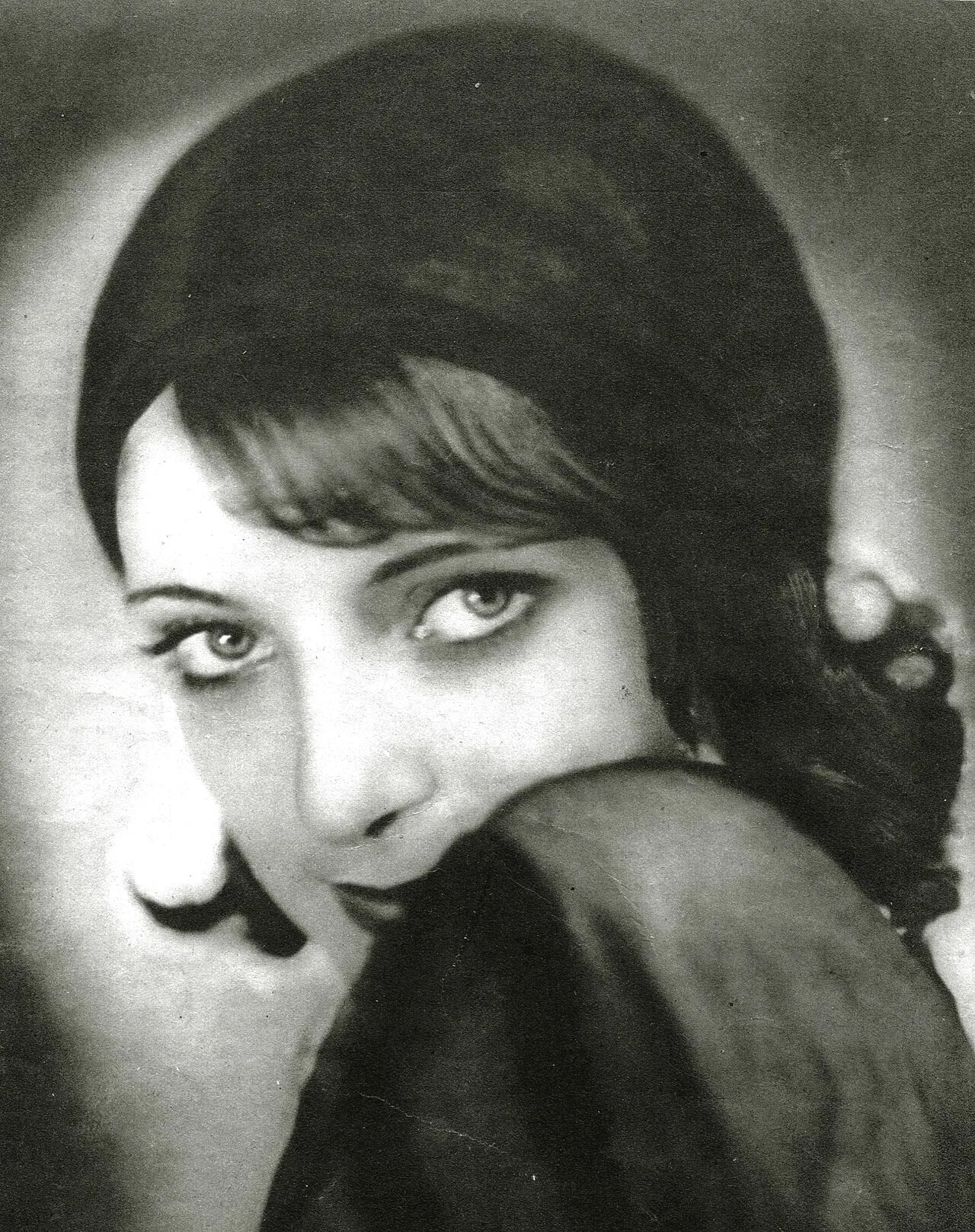 Portrait of Dria Paola (1909–1993) – memorial page