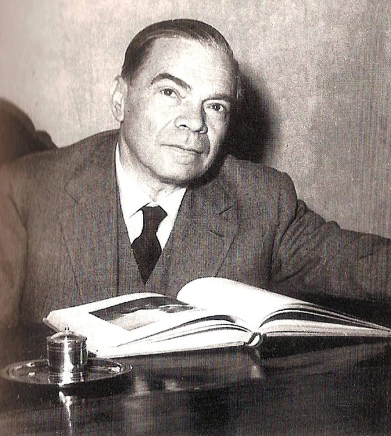 Portrait of Corrado Alvaro (1895–1956) – memorial page
