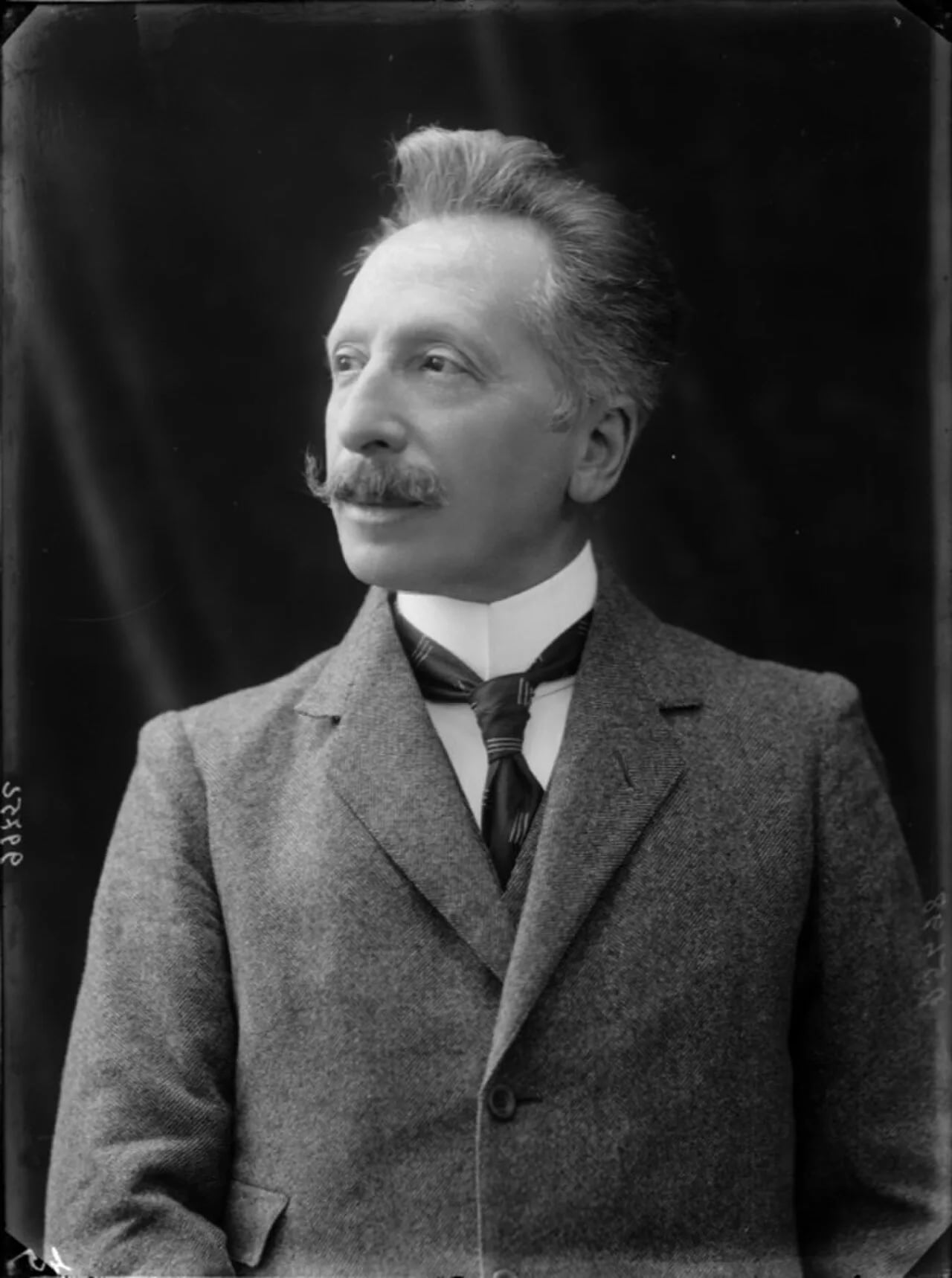 Portrait of Edoardo Mascheroni (1852–1941) – memorial page