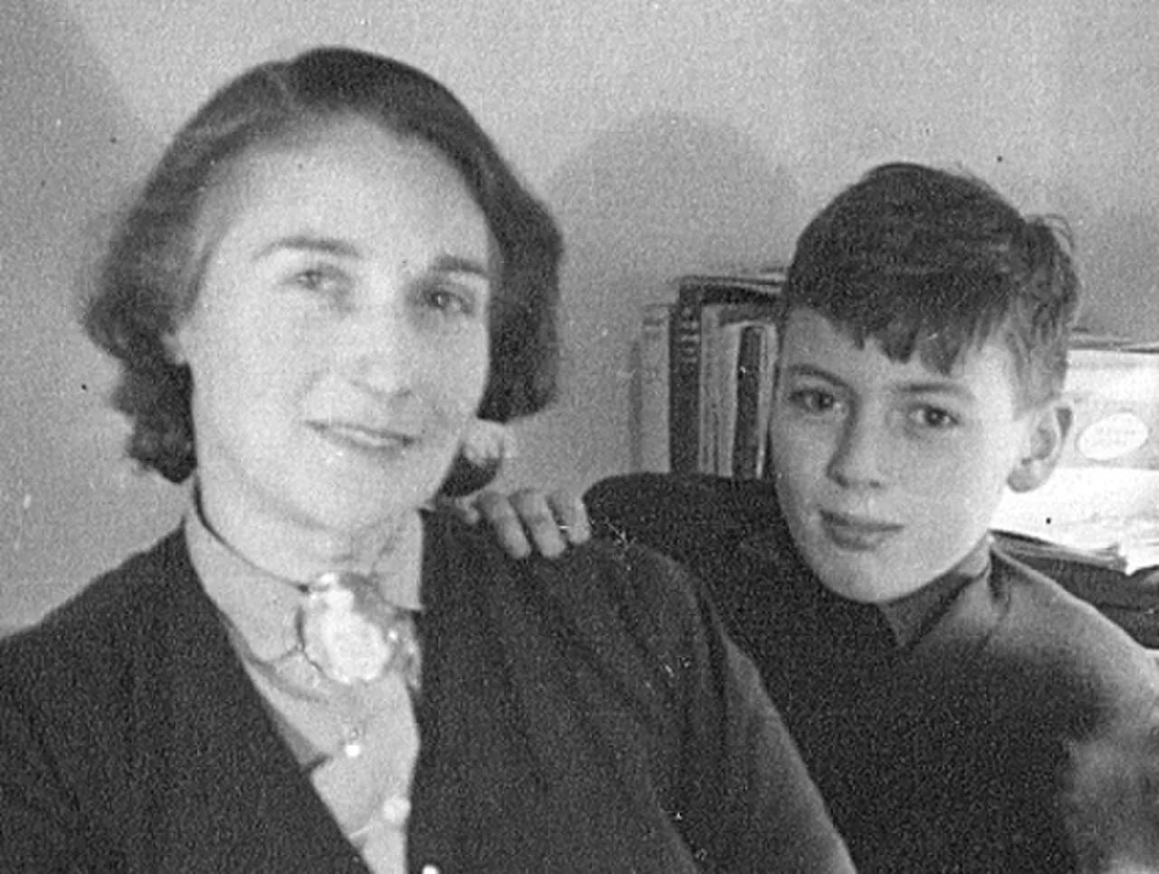 Portrait of Elinor Goldschmied (1910–2009) – memorial page