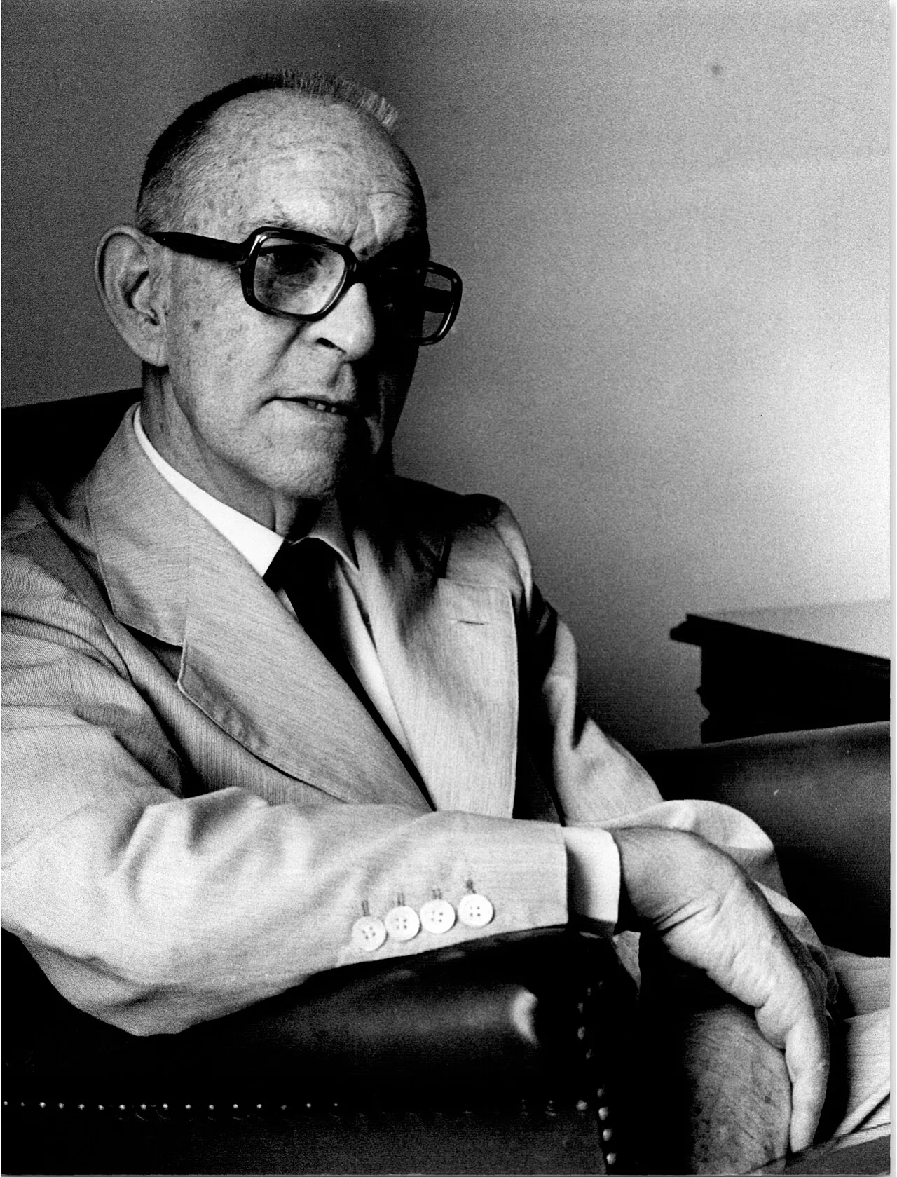Porträt von Salvador Espriu (1913–1985) – Gedenkseite