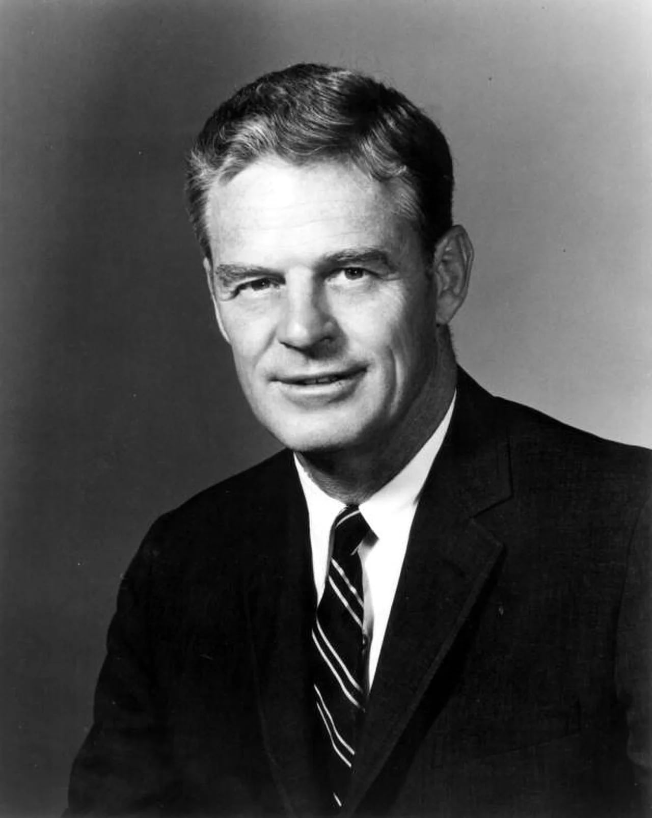 Portrait of Edward Gurney (1914–1996) – memorial page