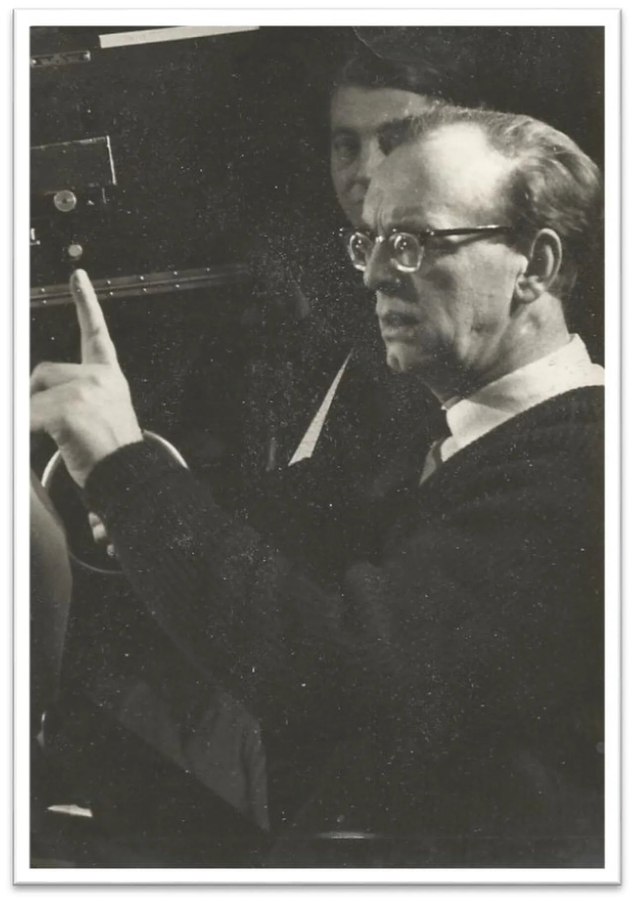 Portrait of Ernest Morris (1913–1987) – memorial page