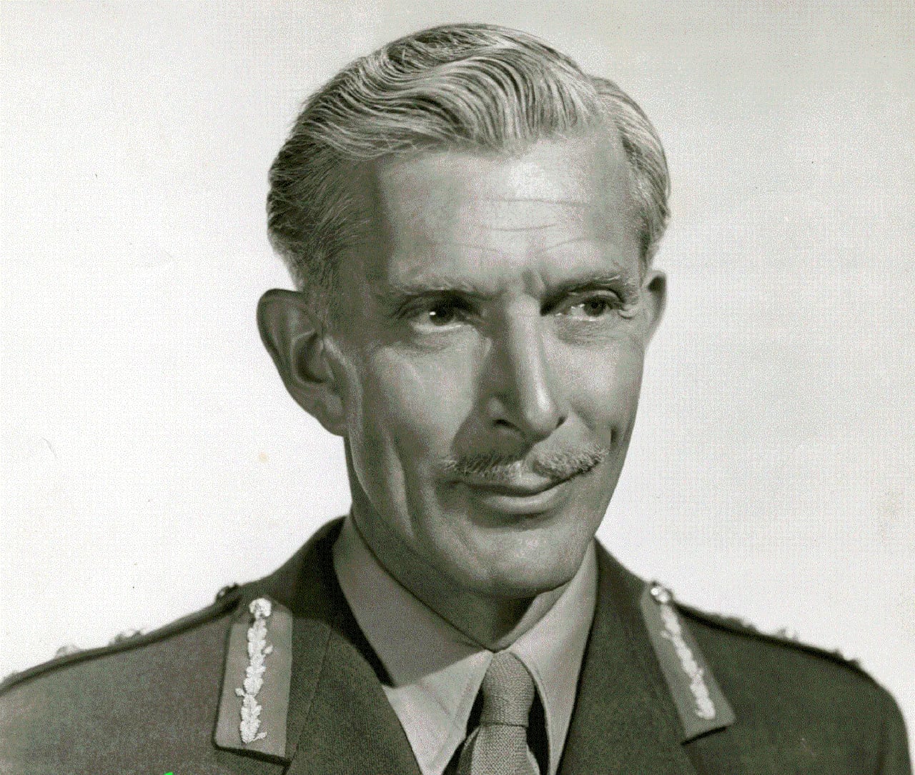 Portrait of Alan Napier (1903–1988) – memorial page