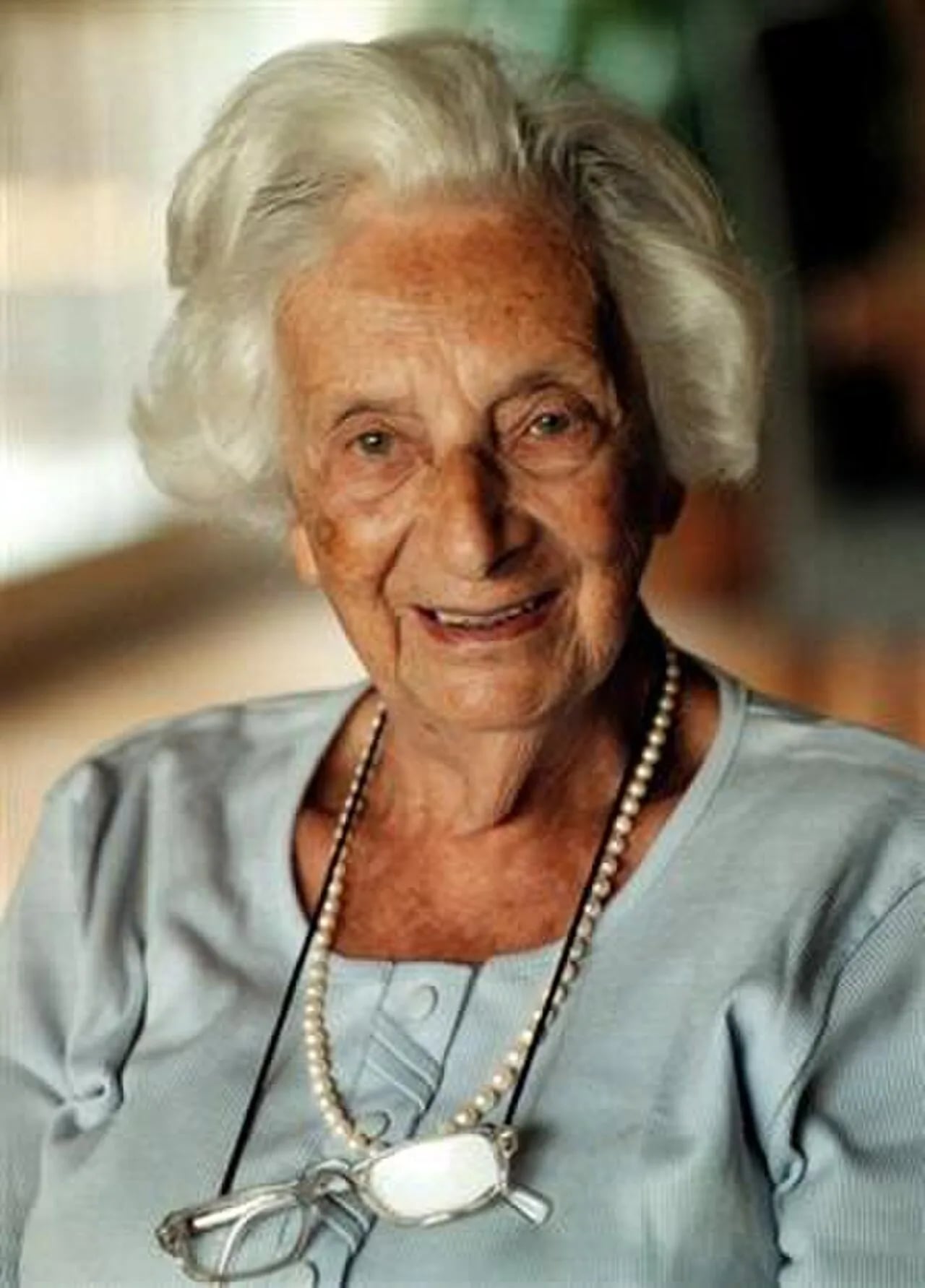 Porträt von Eugenia Sacerdote de Lustig (1910–2011) – Gedenkseite