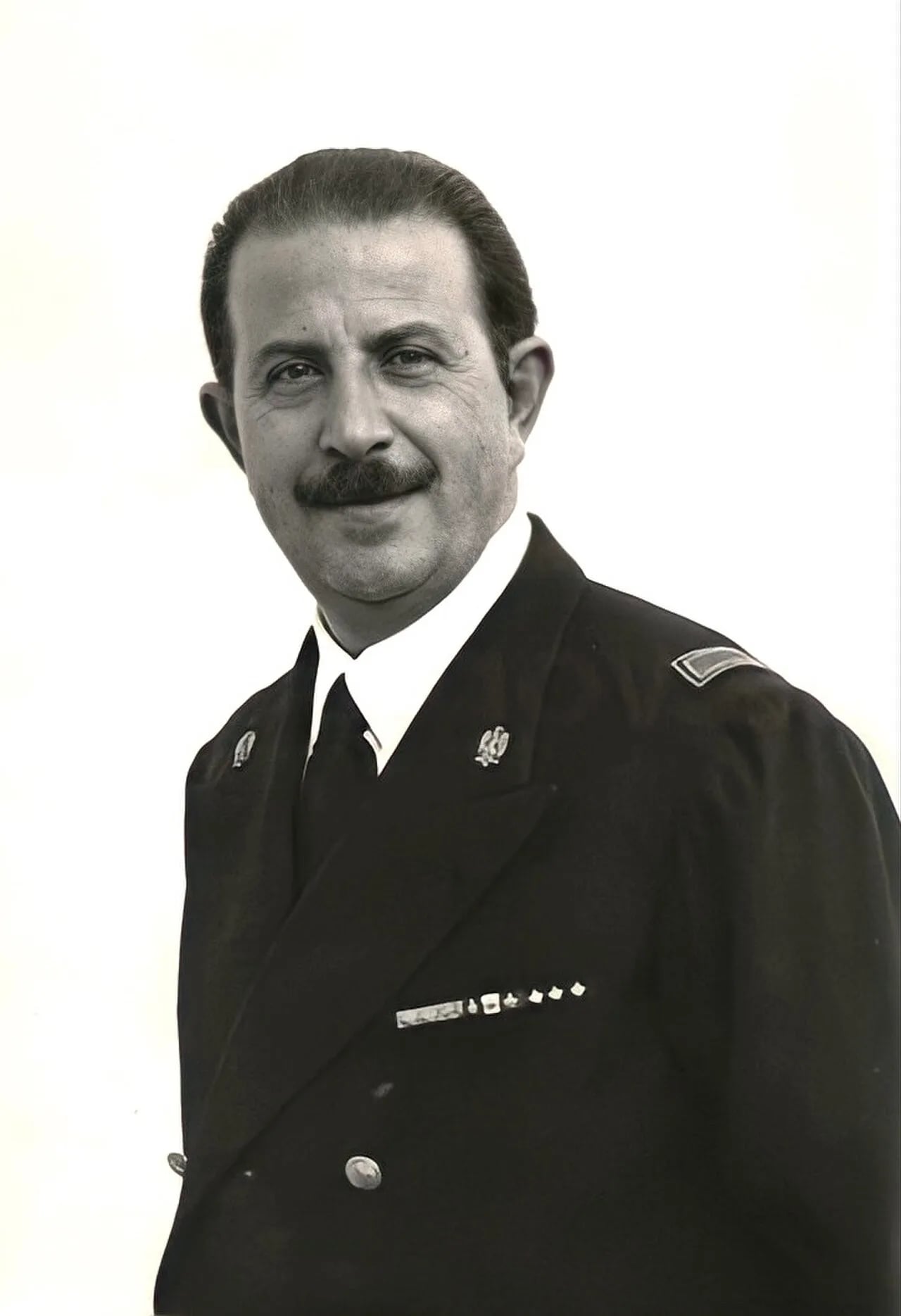 Porträt von Xhemil Dino (1894–1972) – Gedenkseite