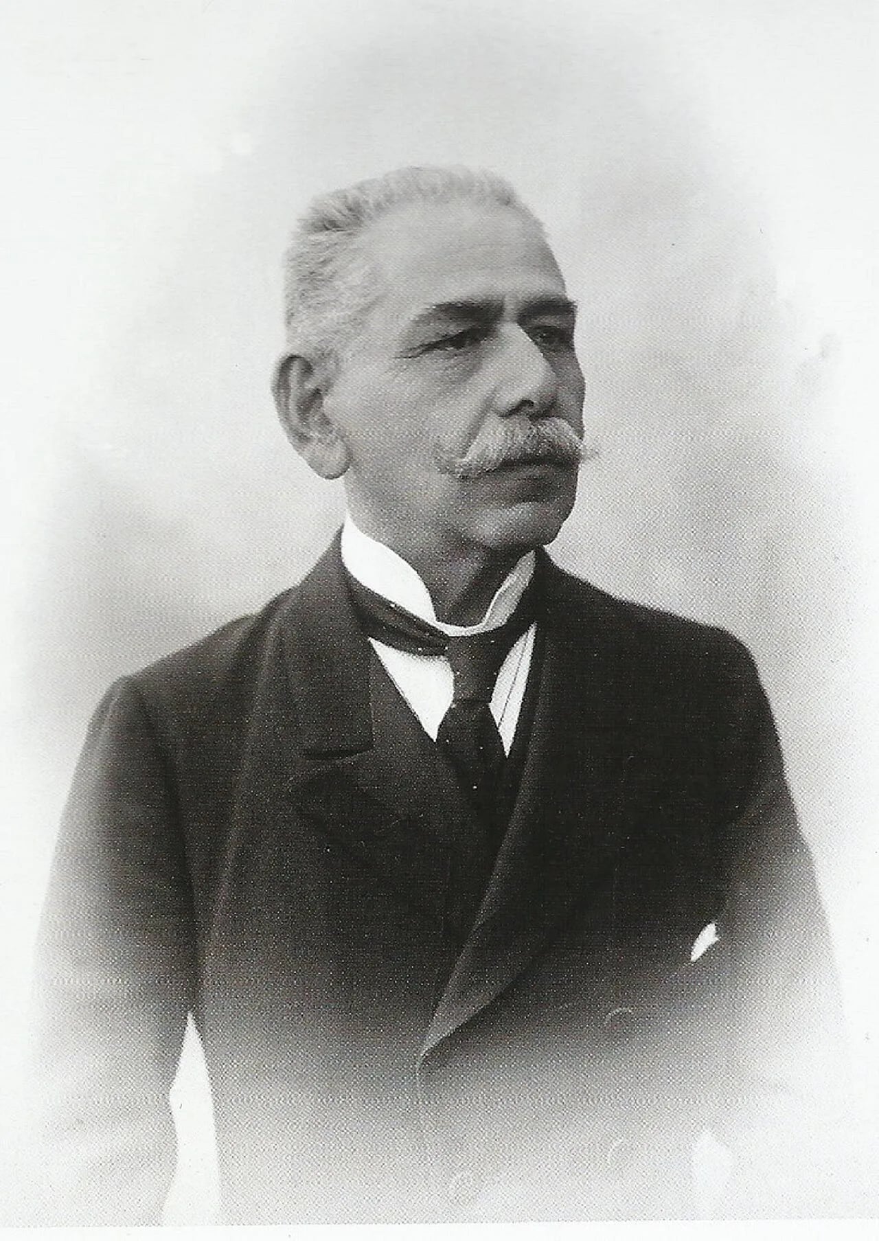 Porträt von Fabrizio Colonna Avella (1848–1923) – Gedenkseite