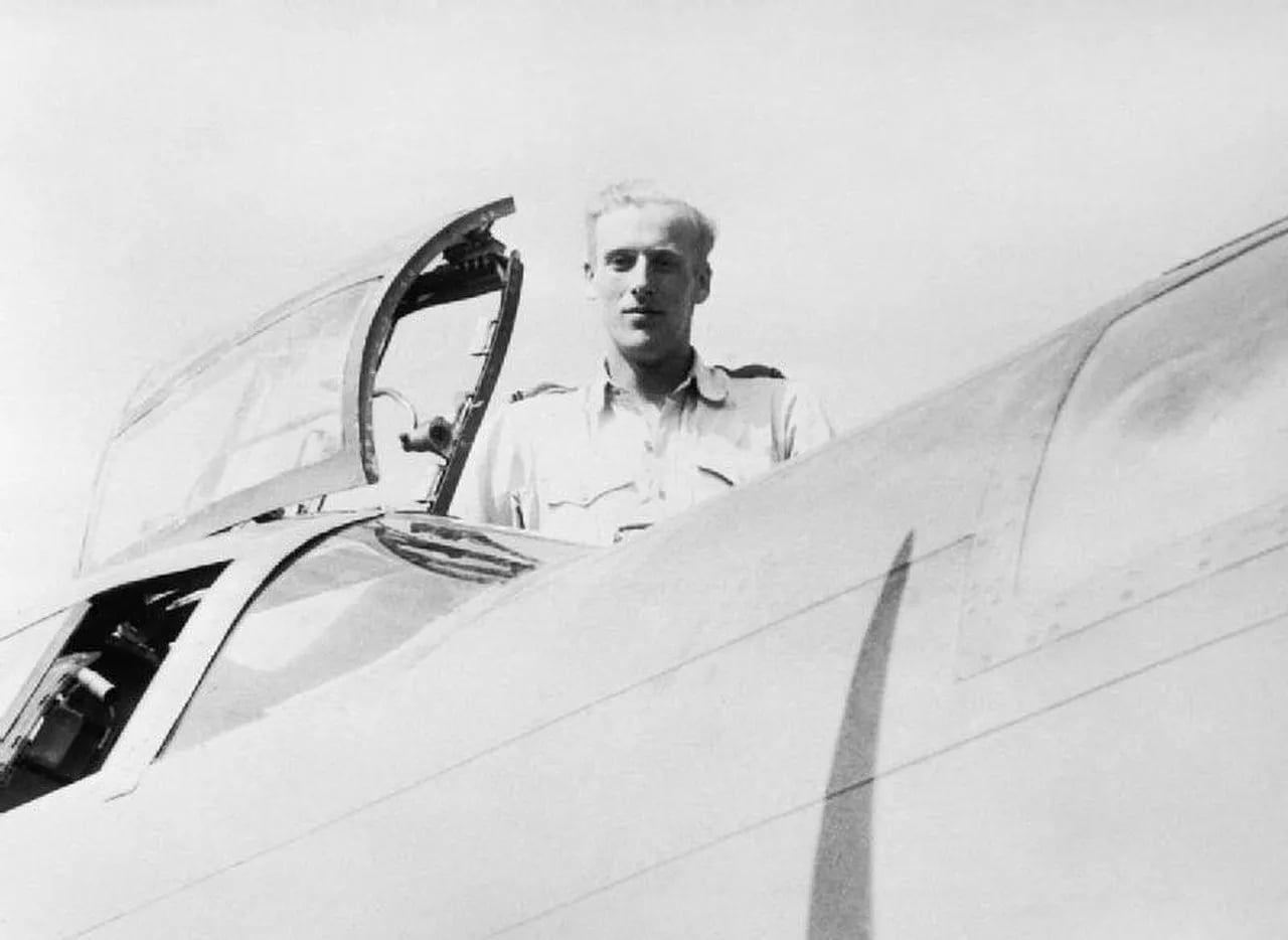 Porträt von Adrian Warburton (1918–1944) – Gedenkseite